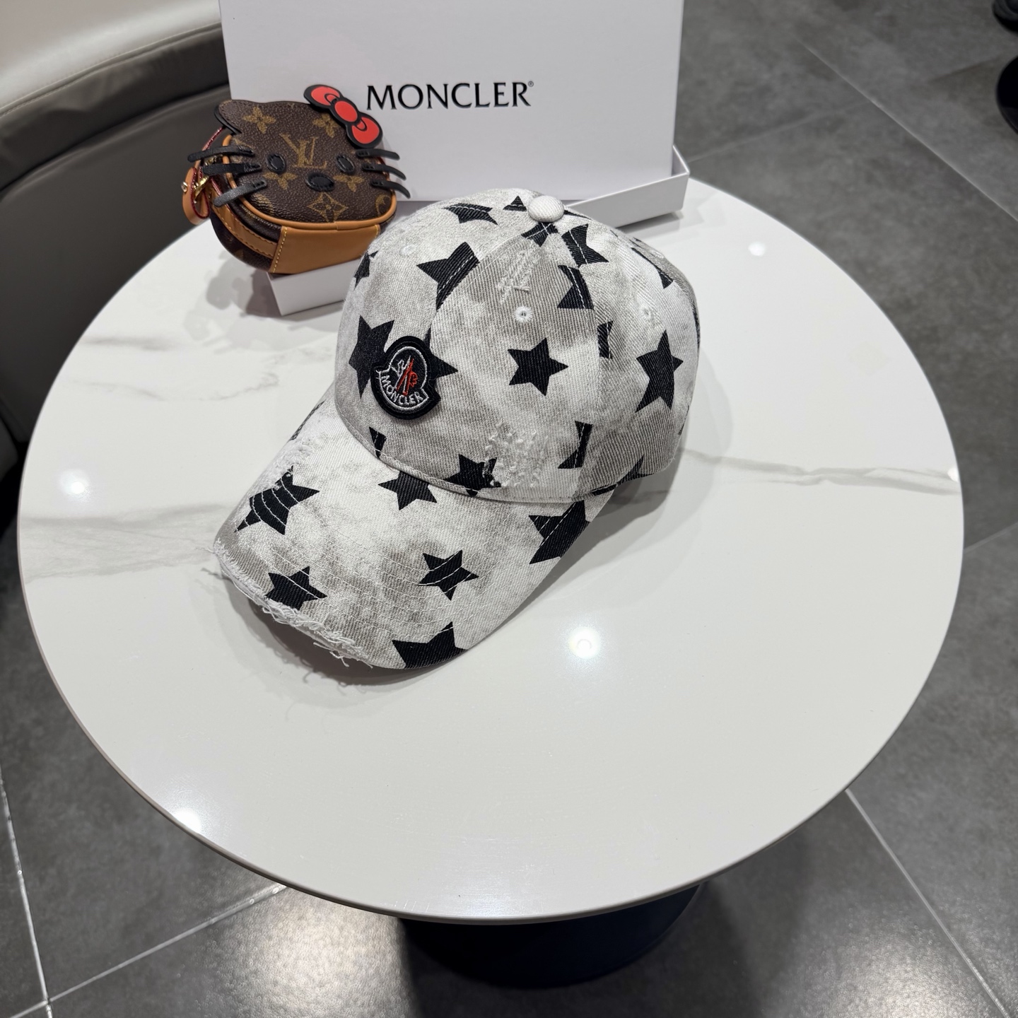 Moncler hat