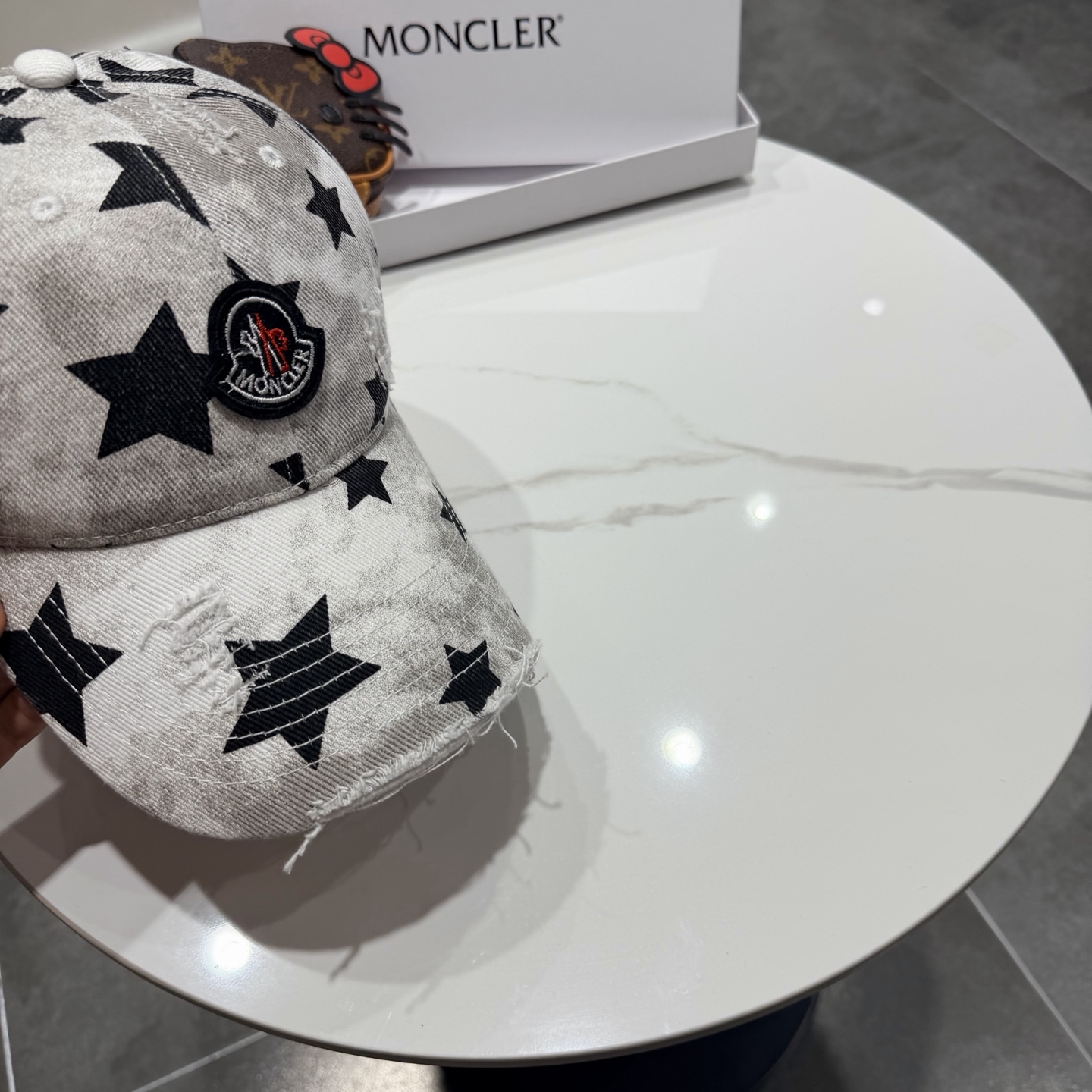 Moncler hat