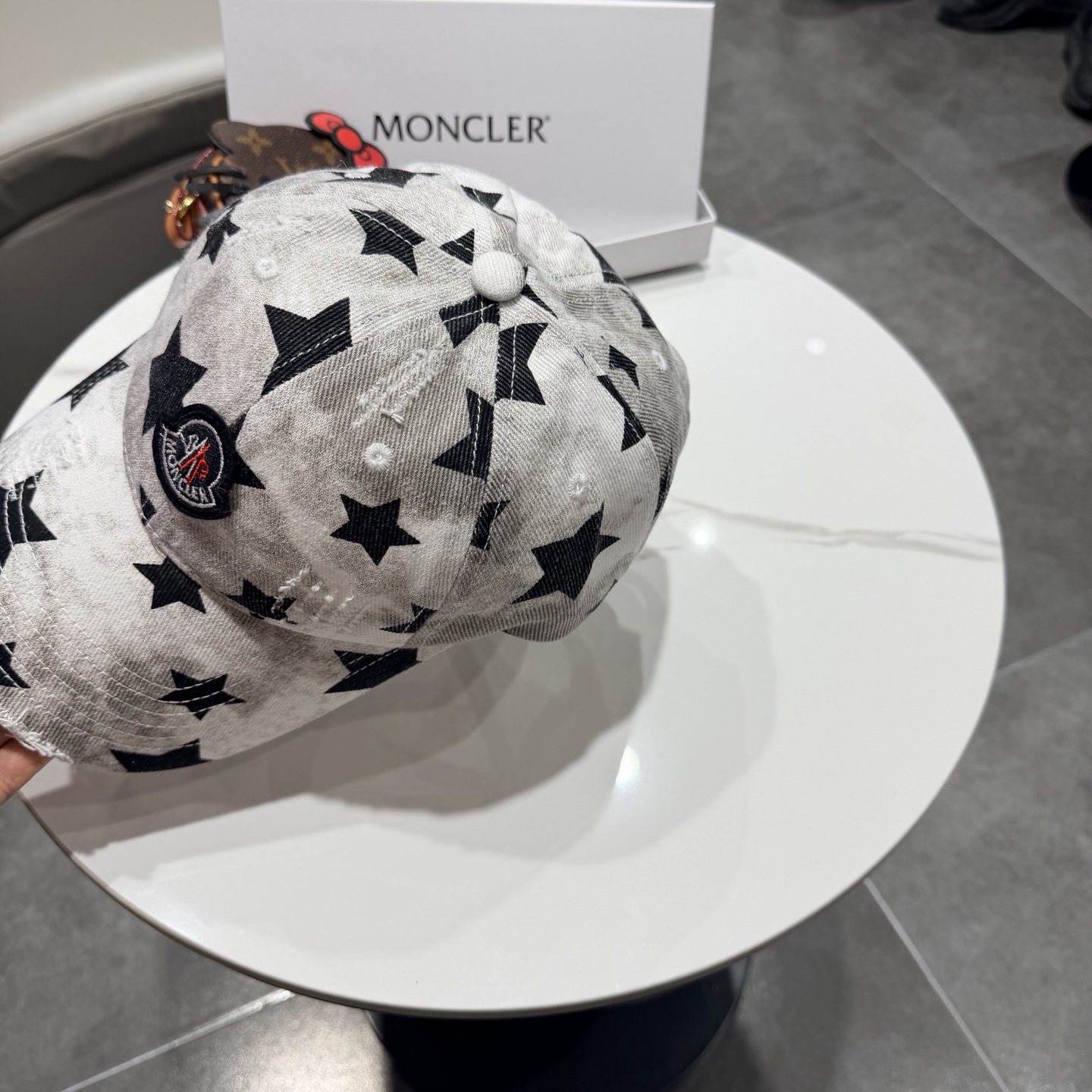Moncler hat