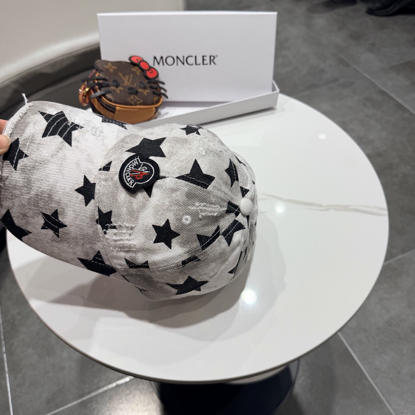 Moncler hat