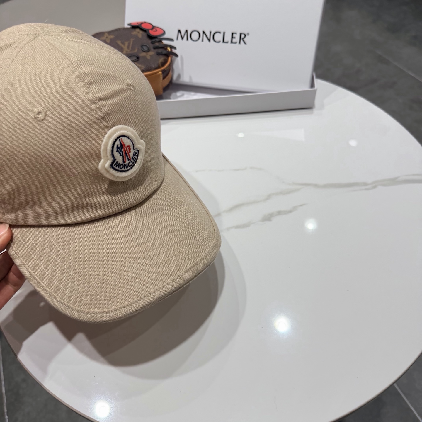 Moncler hat