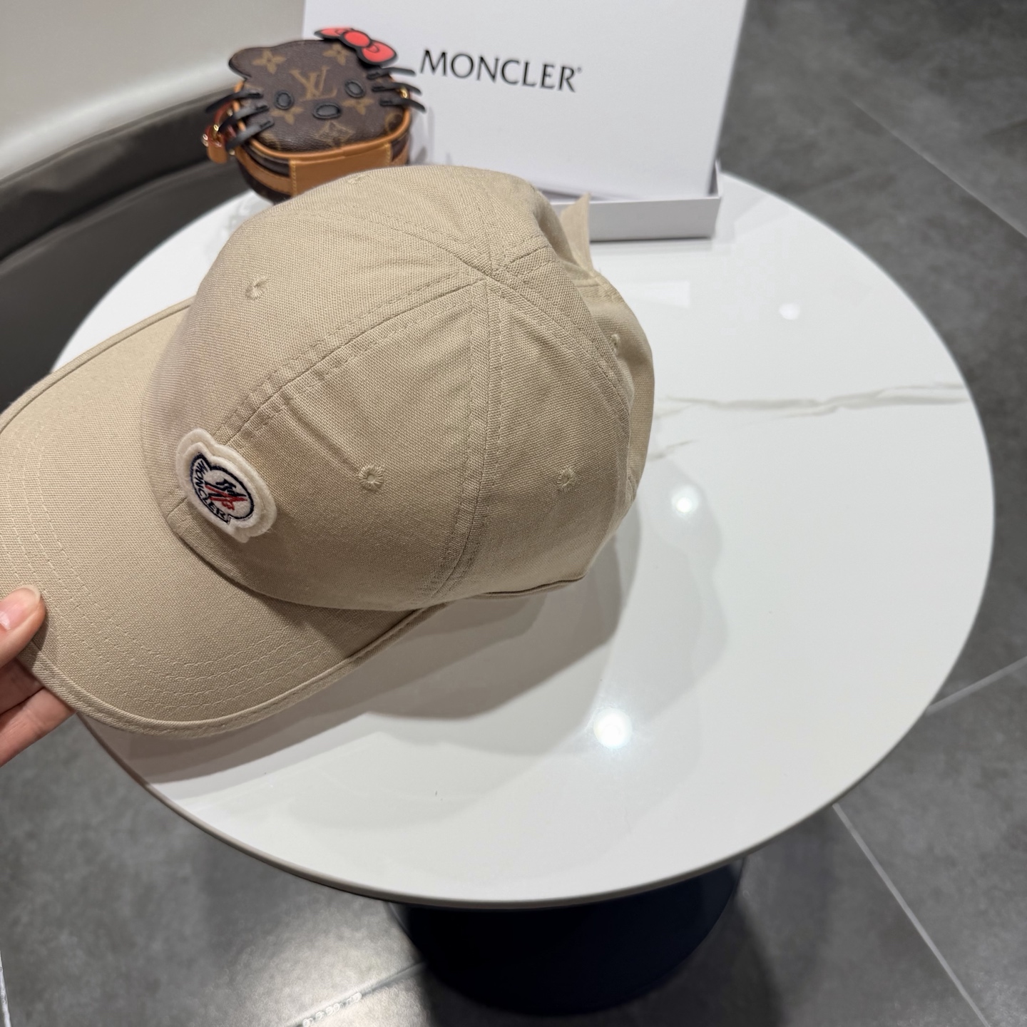 Moncler hat
