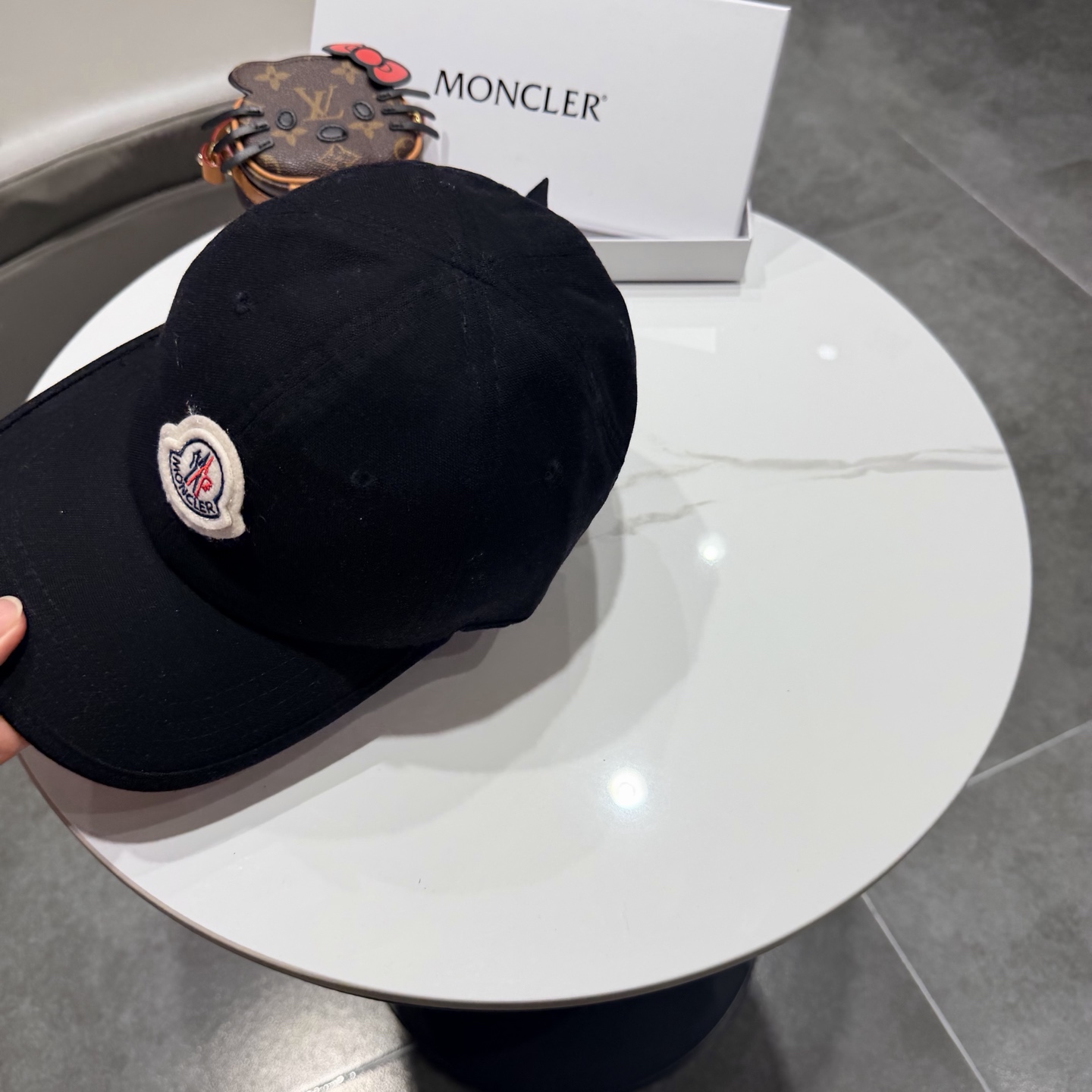 Moncler hat