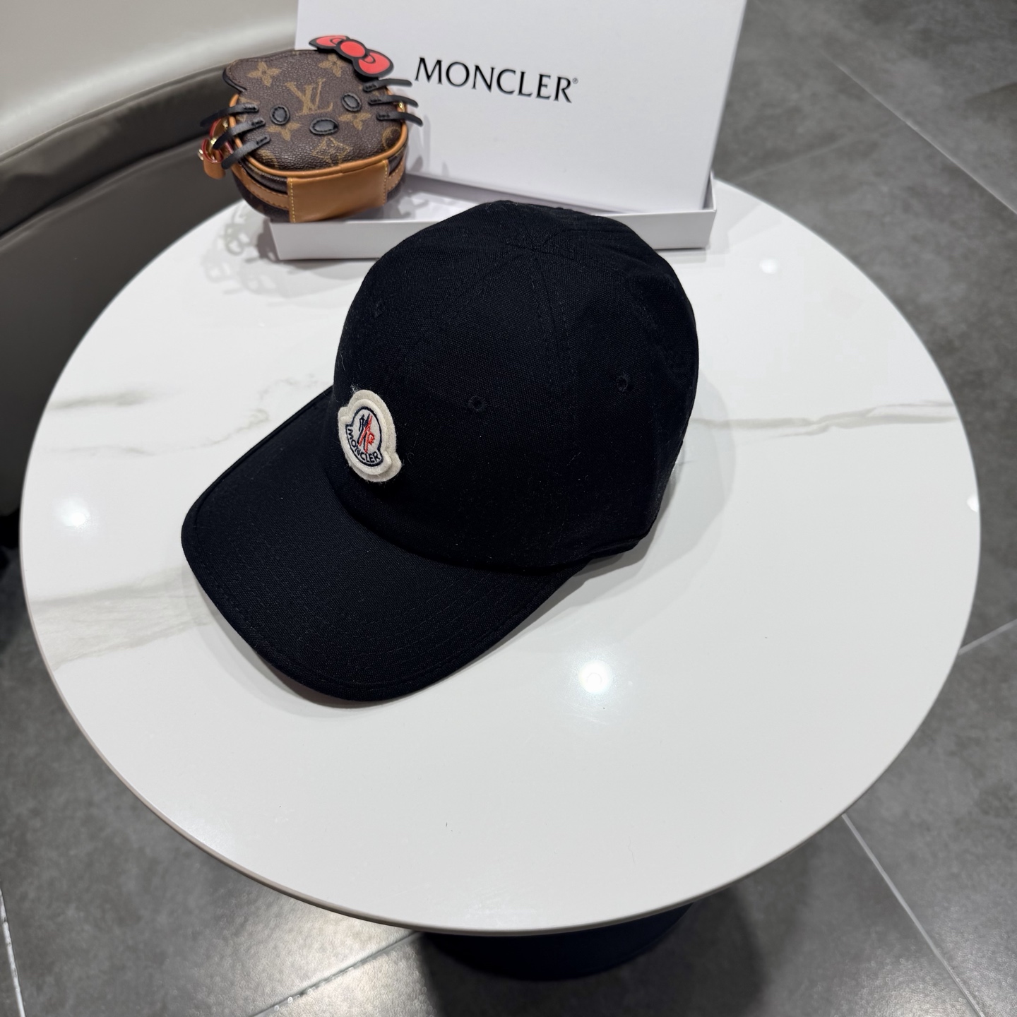 Moncler hat