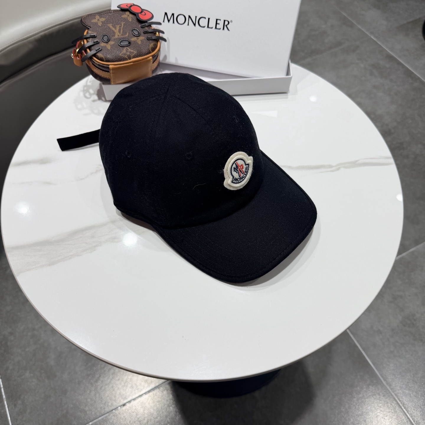Moncler hat