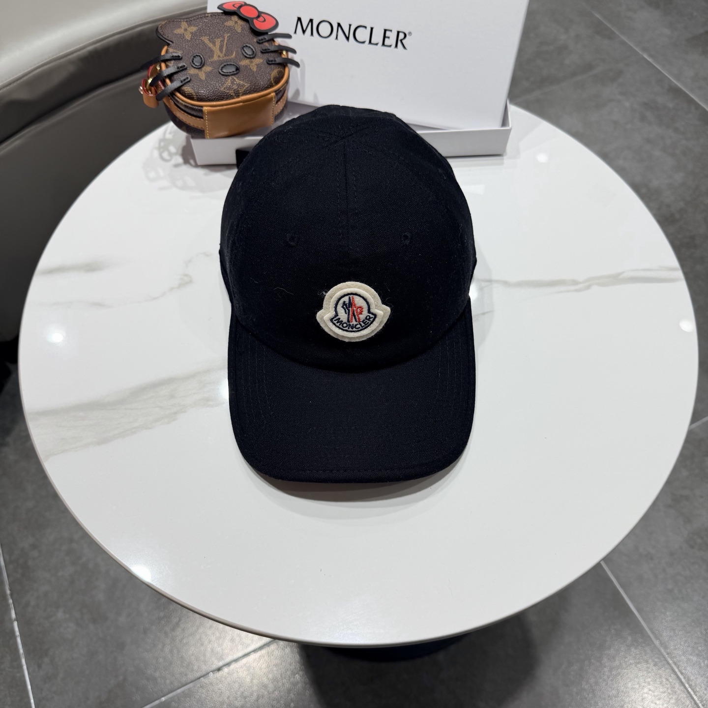 Moncler hat