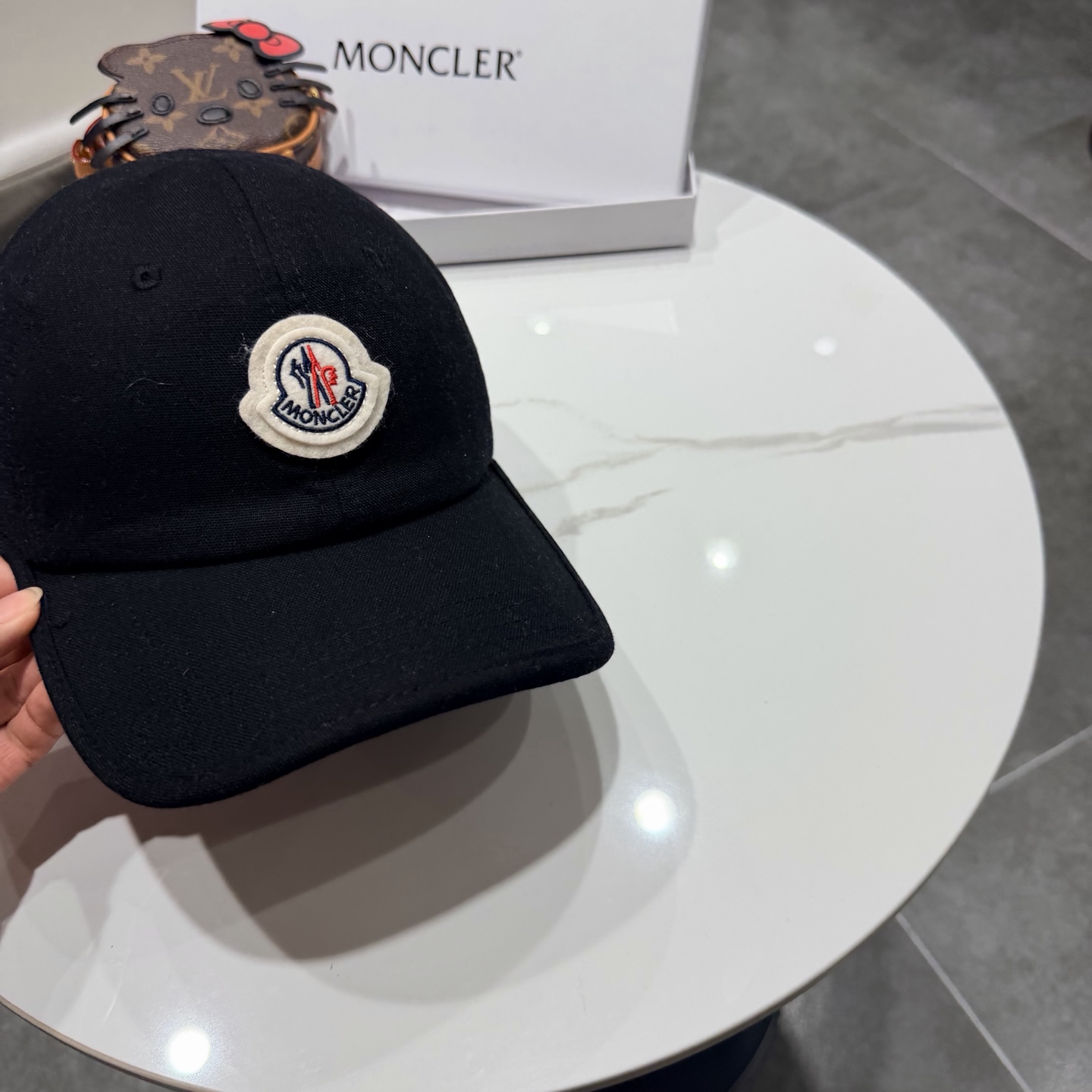 Moncler hat