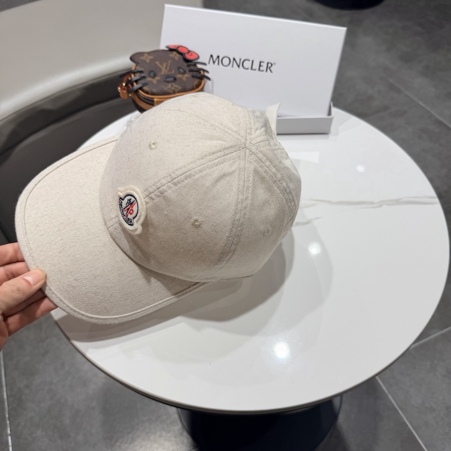 Moncler hat
