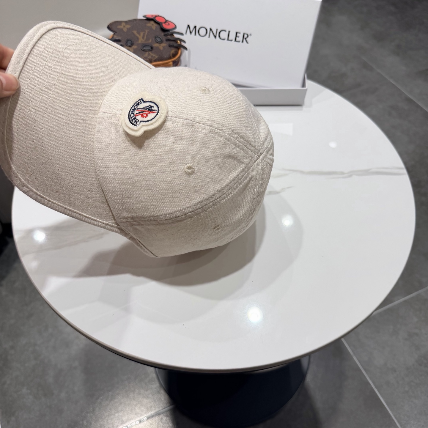 Moncler hat