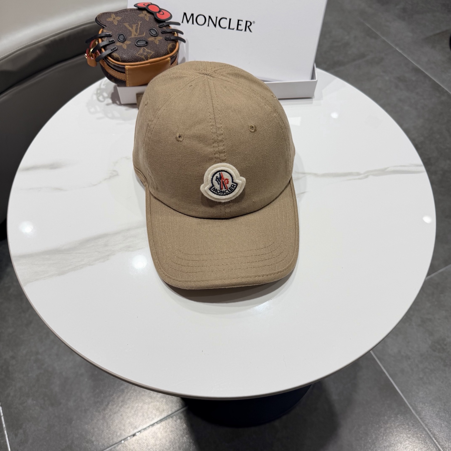 Moncler hat