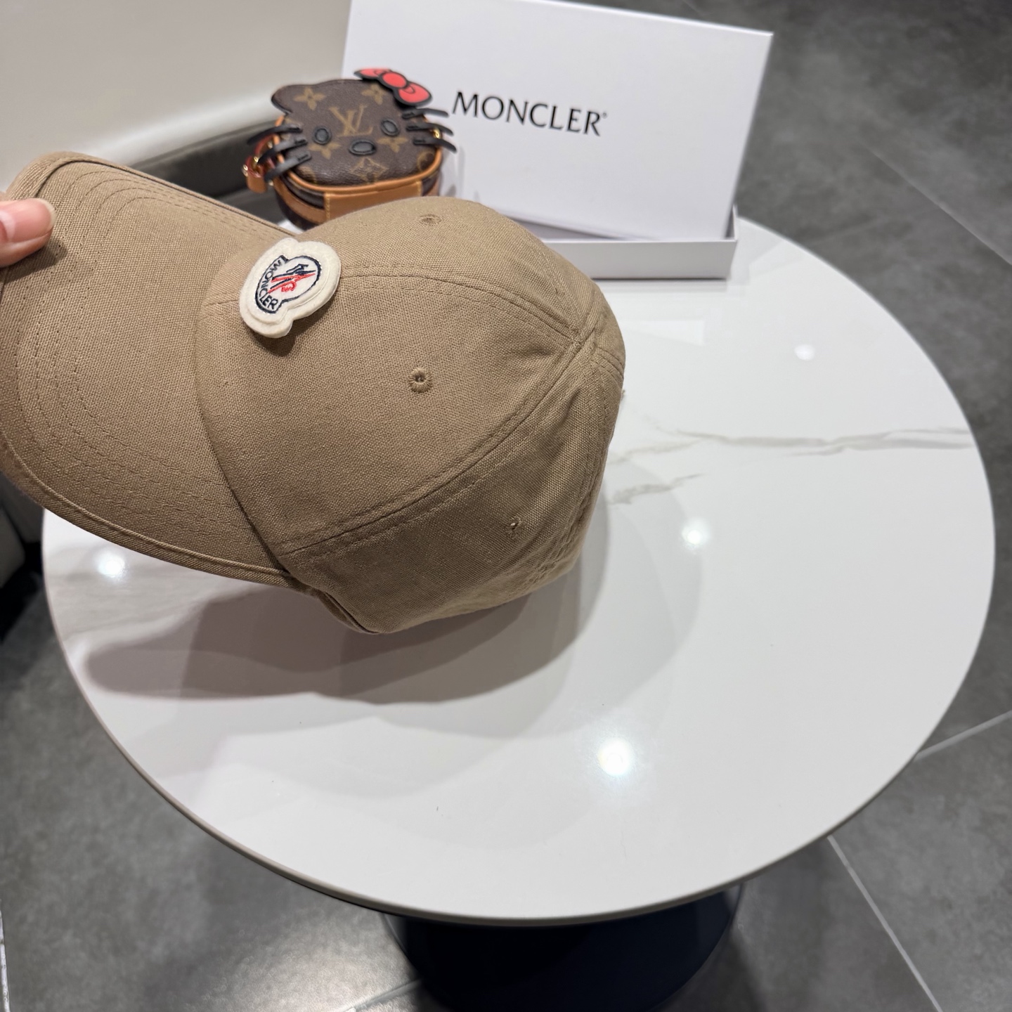 Moncler hat