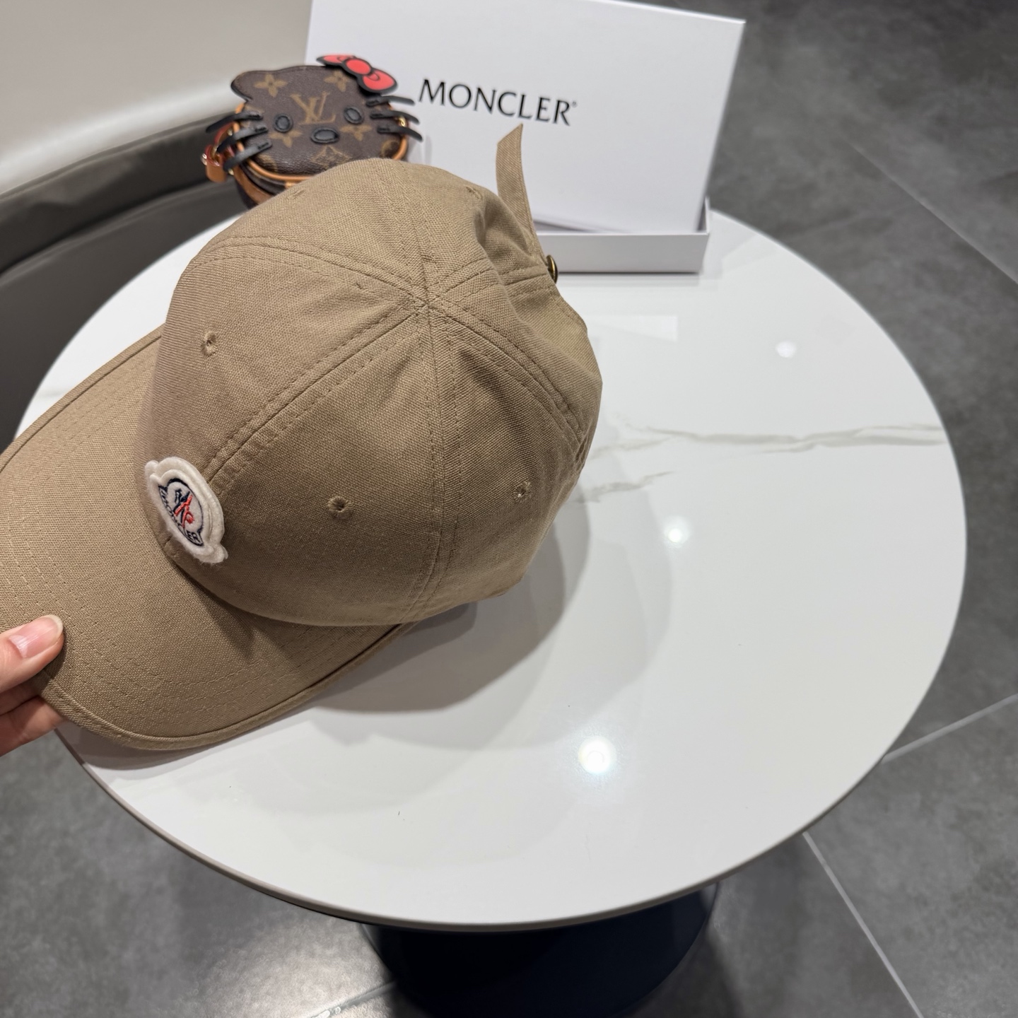 Moncler hat