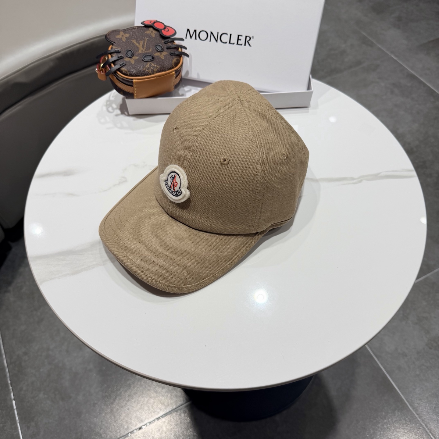 Moncler hat