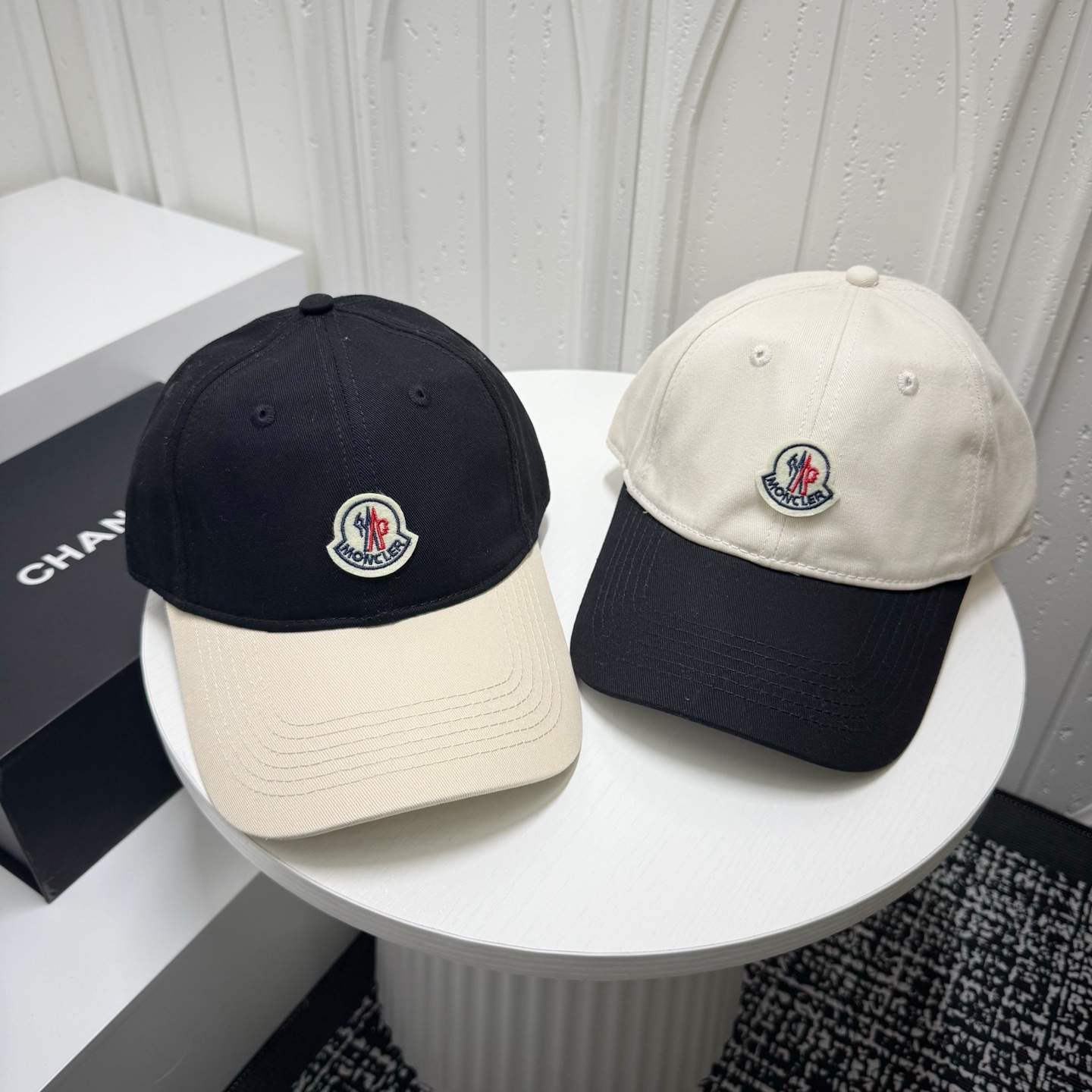 Moncler hat