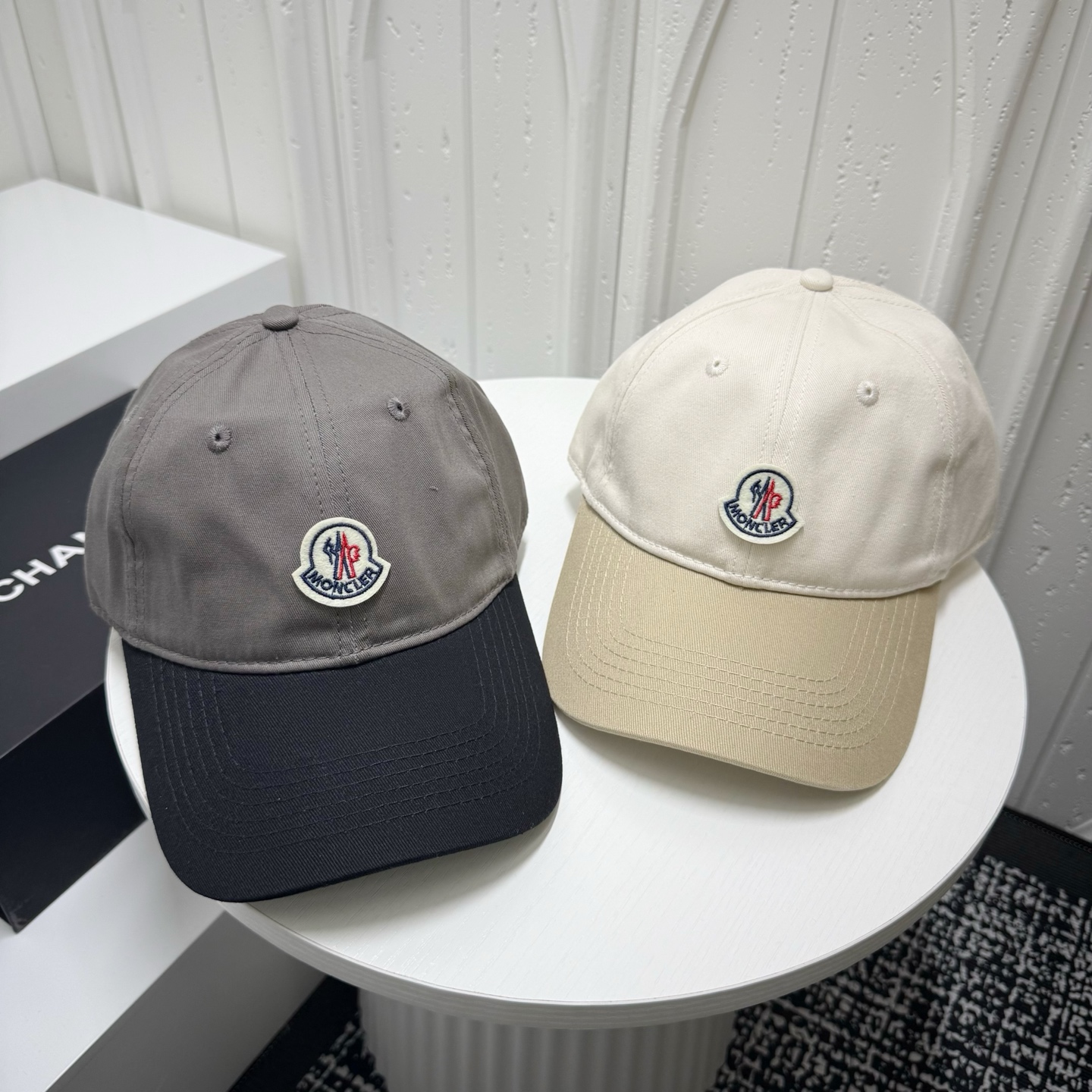 Moncler hat