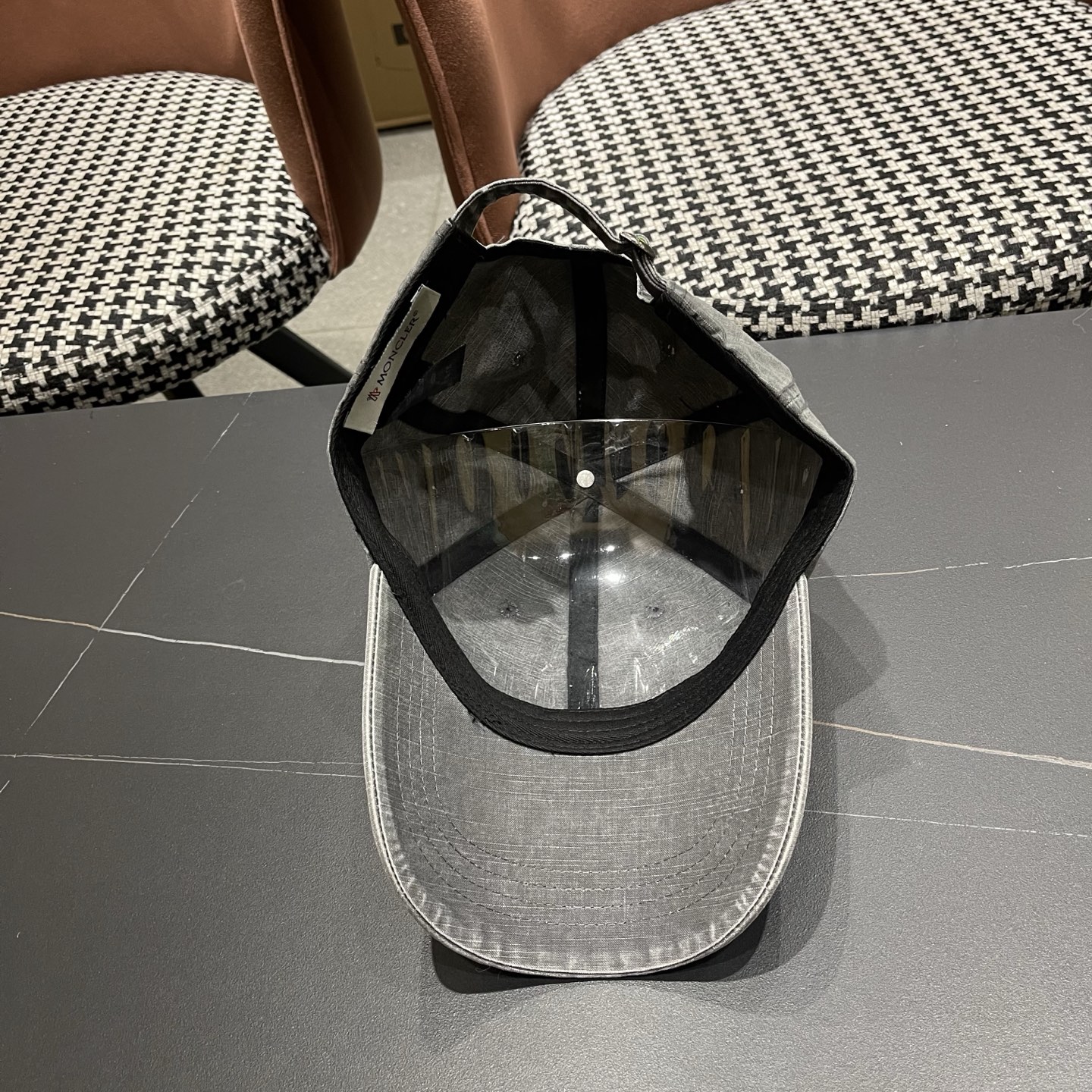 Moncler hat