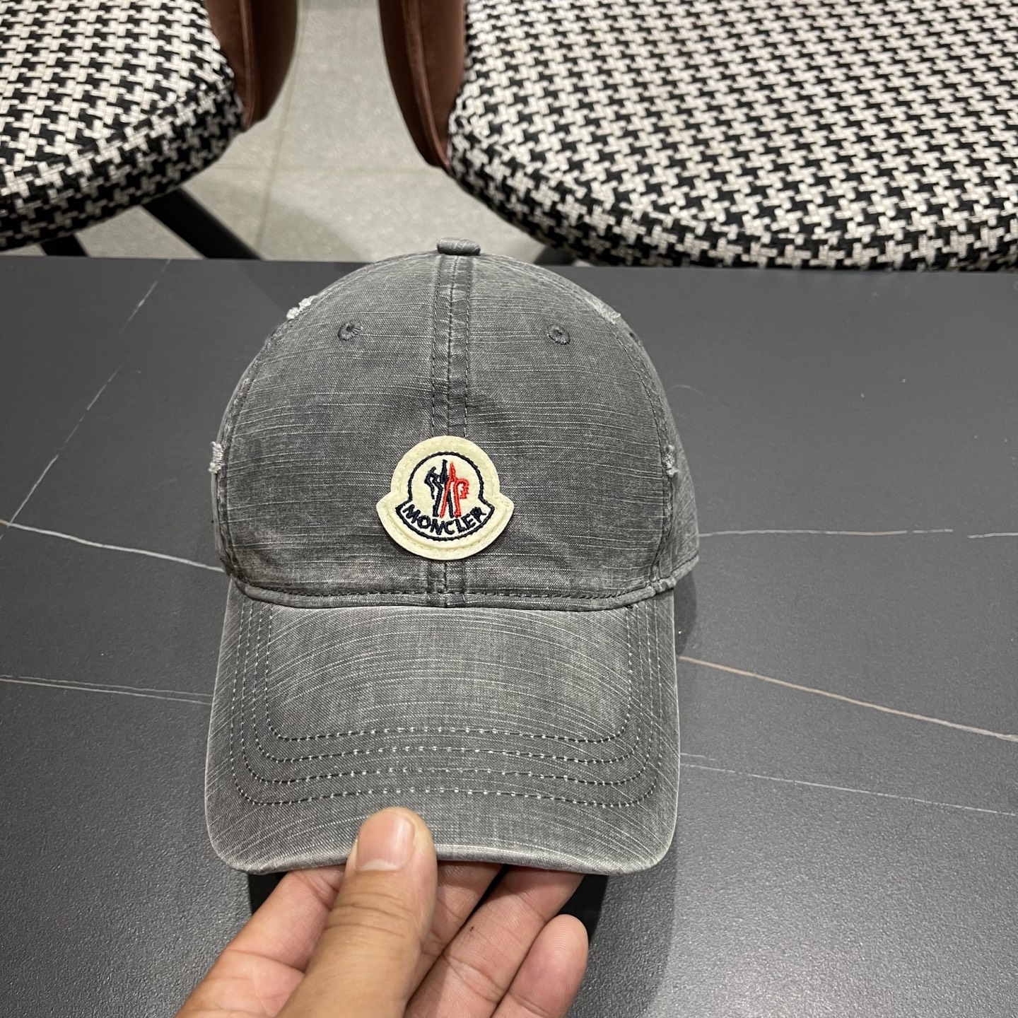 Moncler hat