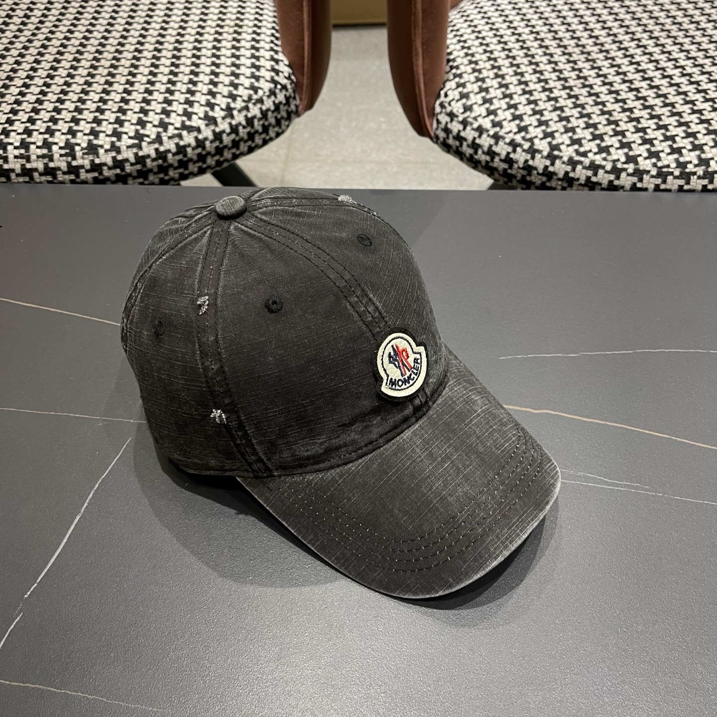 Moncler hat