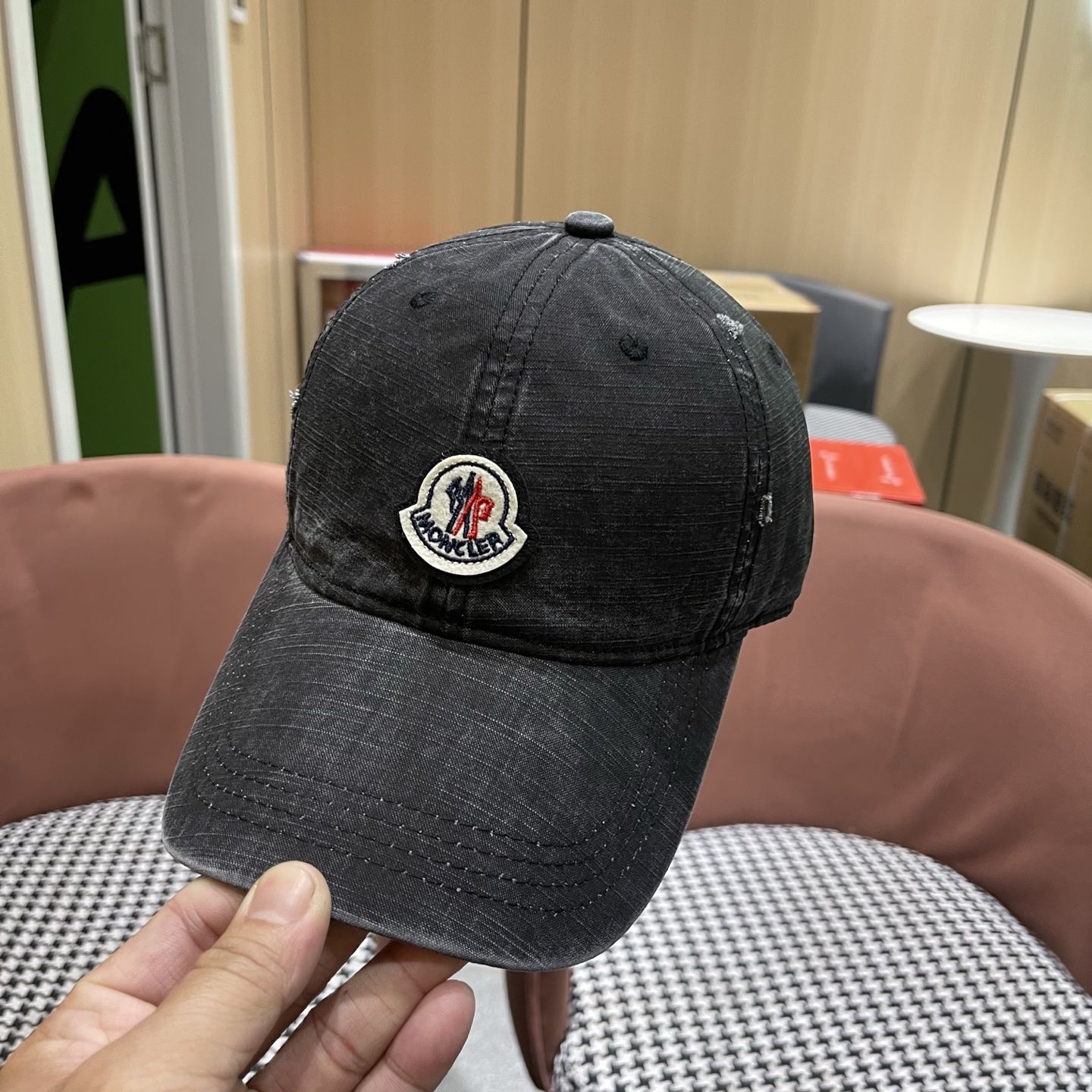 Moncler hat