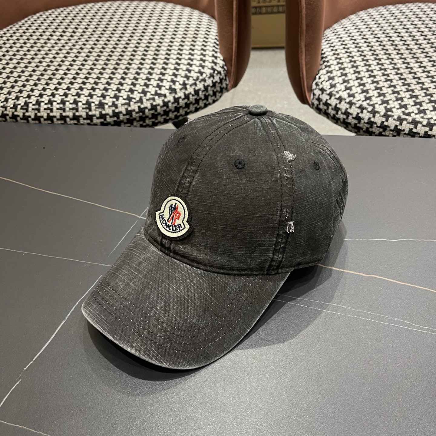 Moncler hat