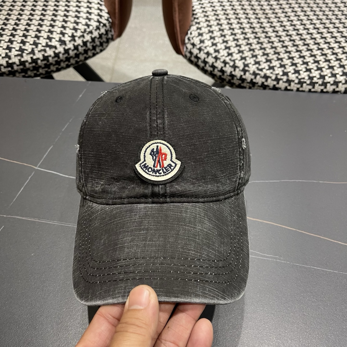 Moncler hat