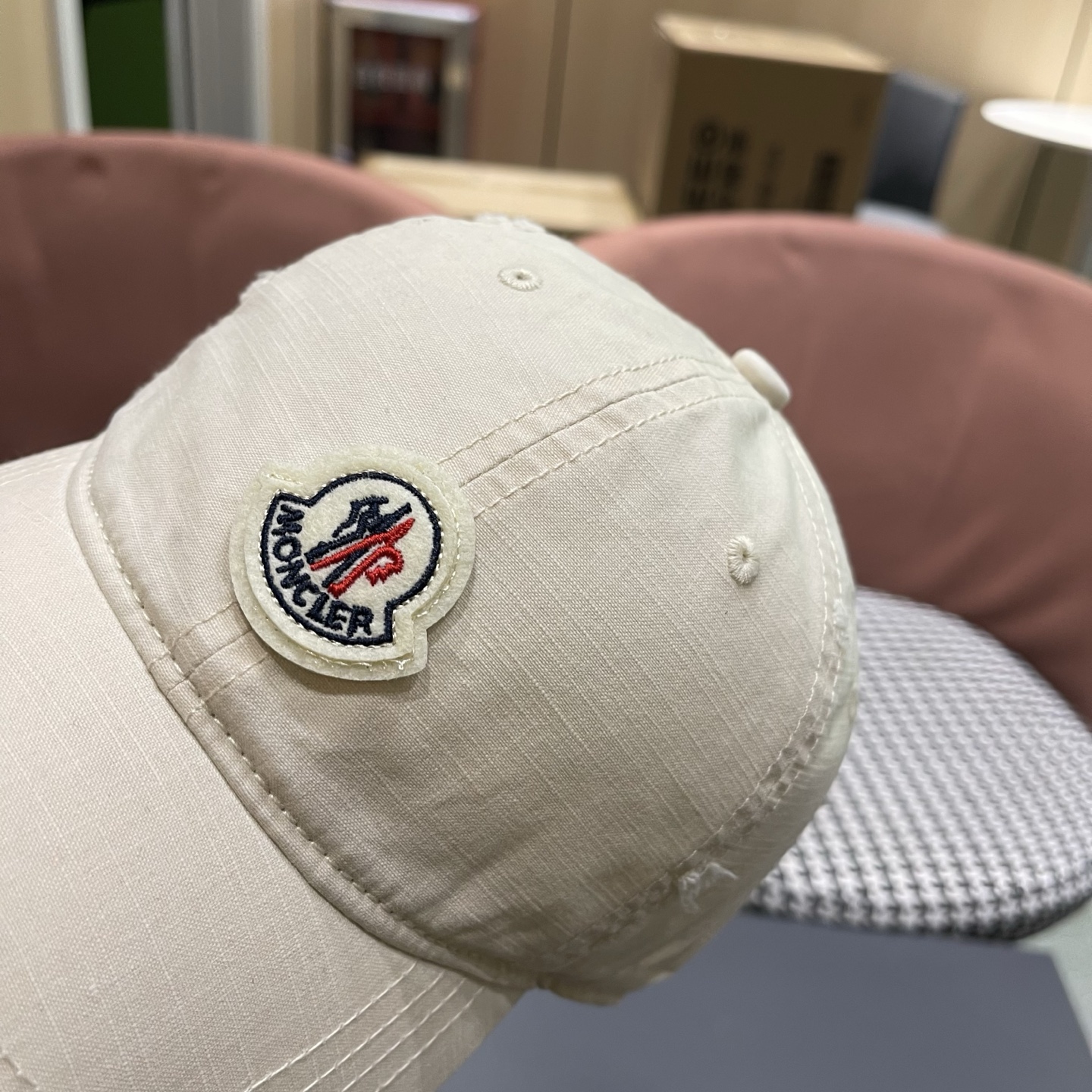 Moncler hat