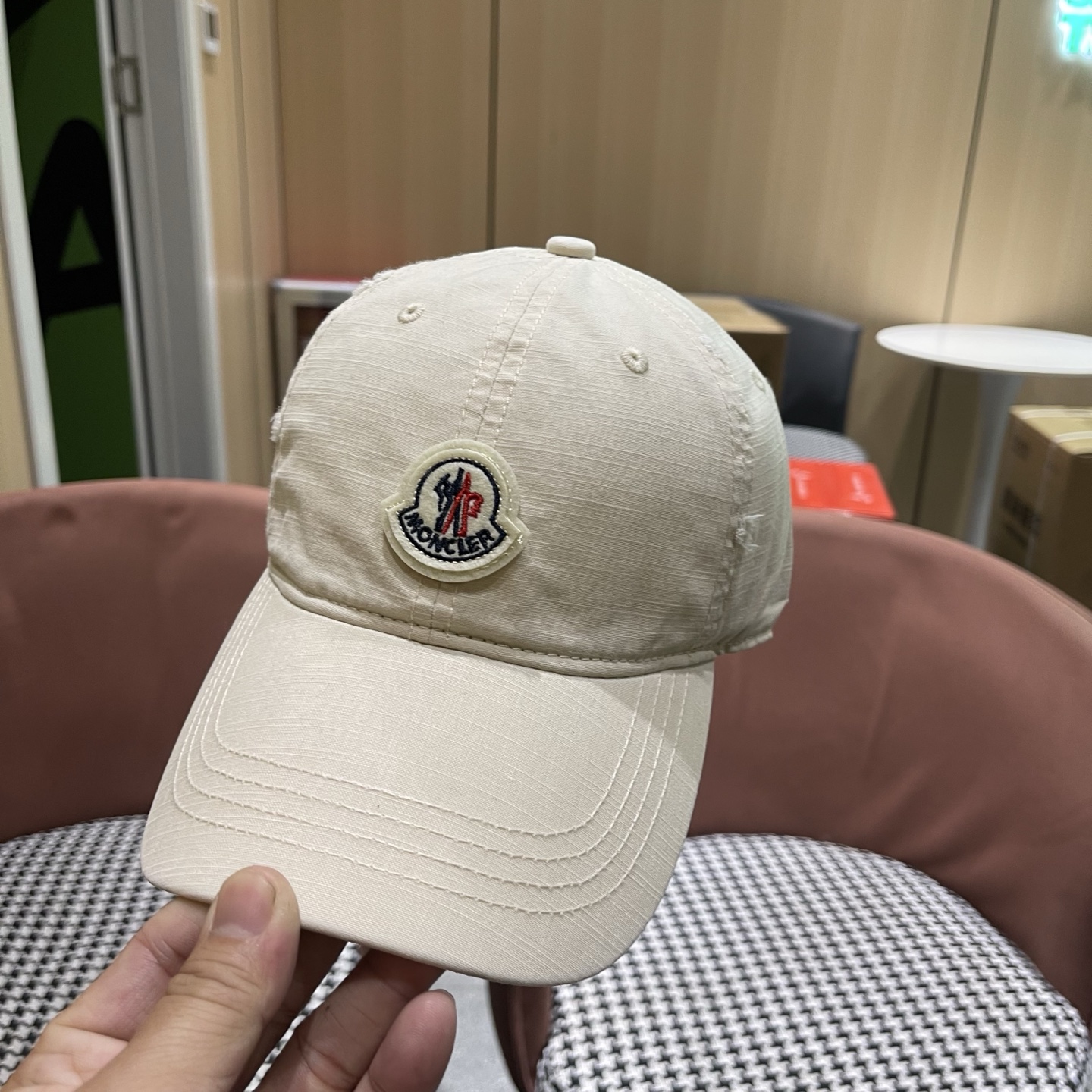 Moncler hat