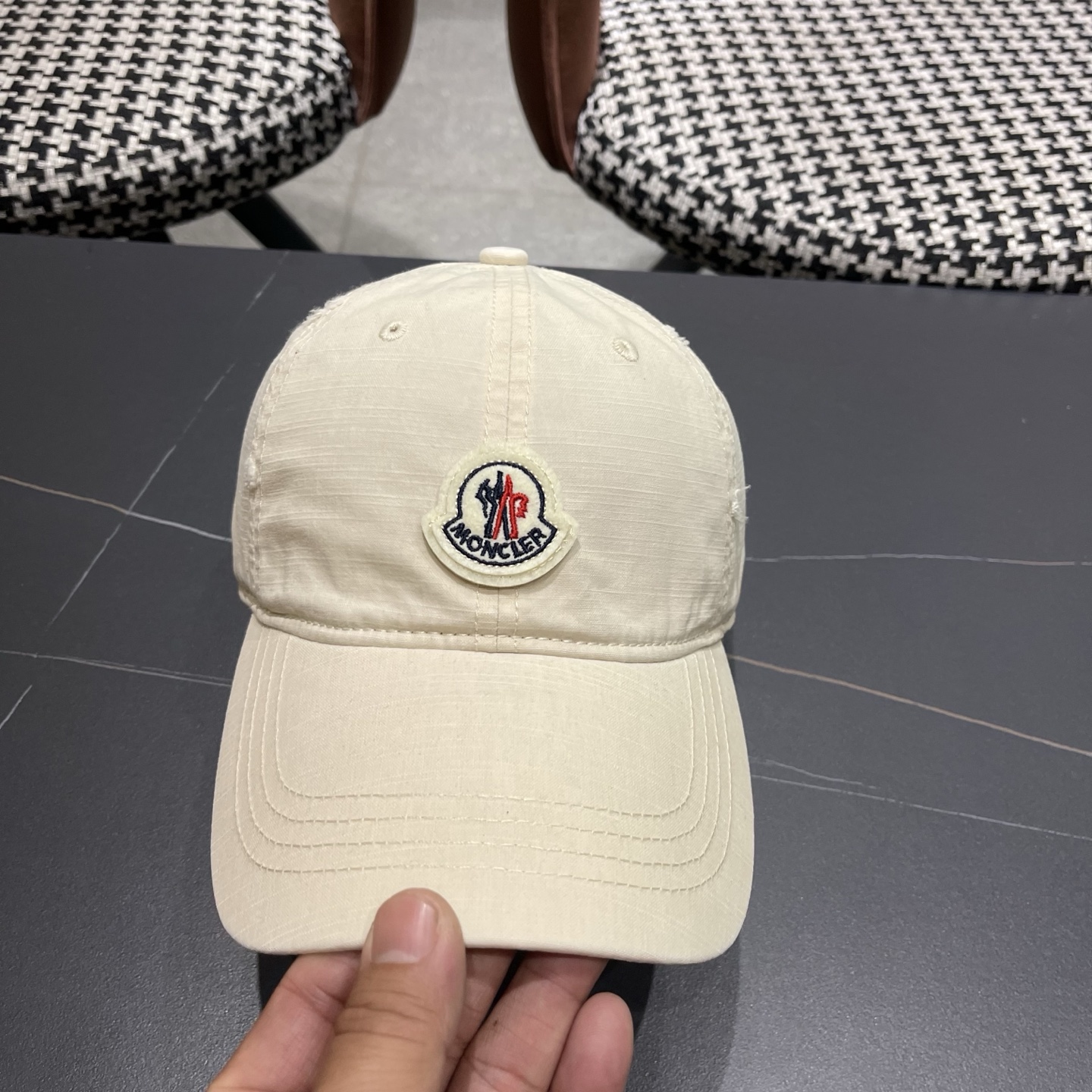 Moncler hat