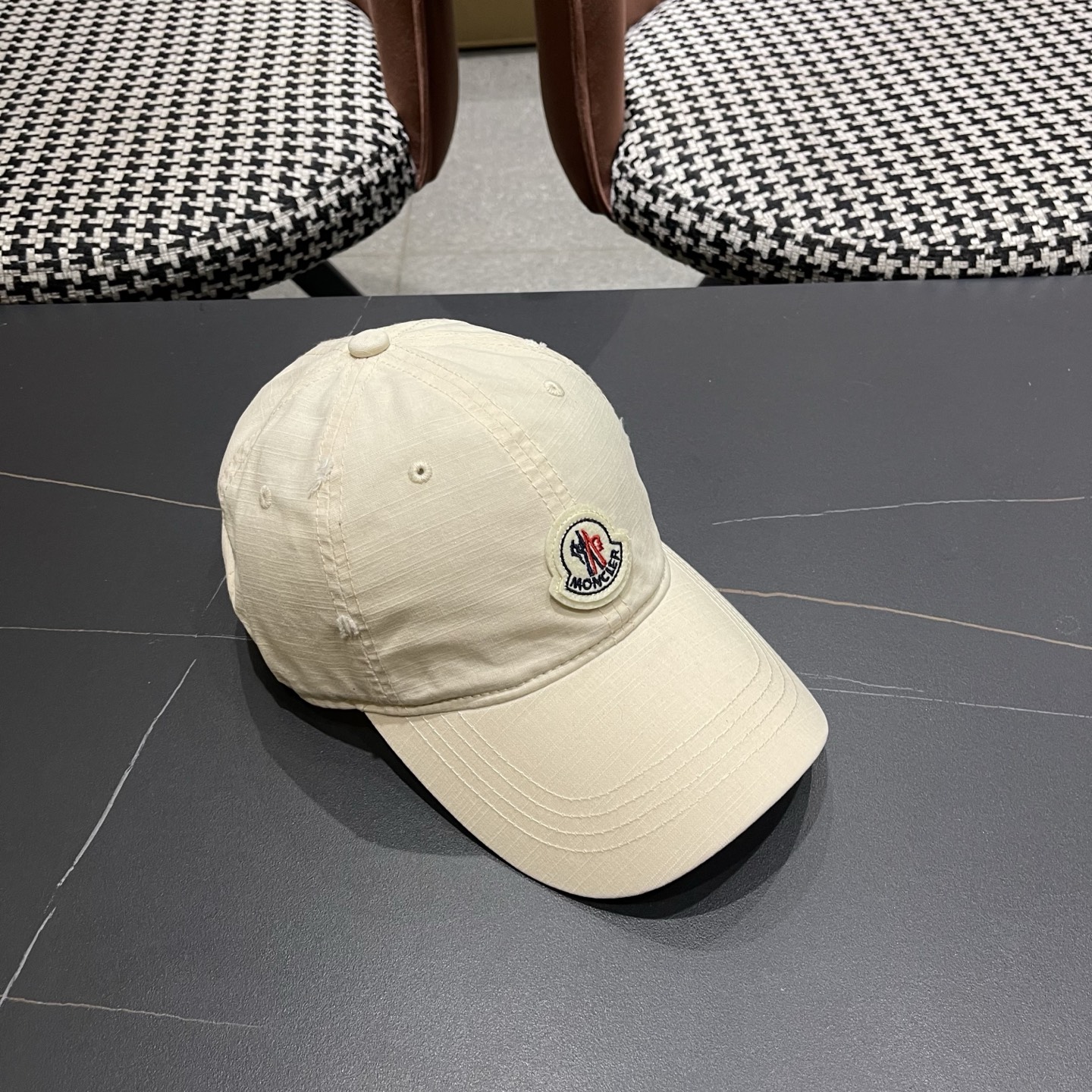 Moncler hat