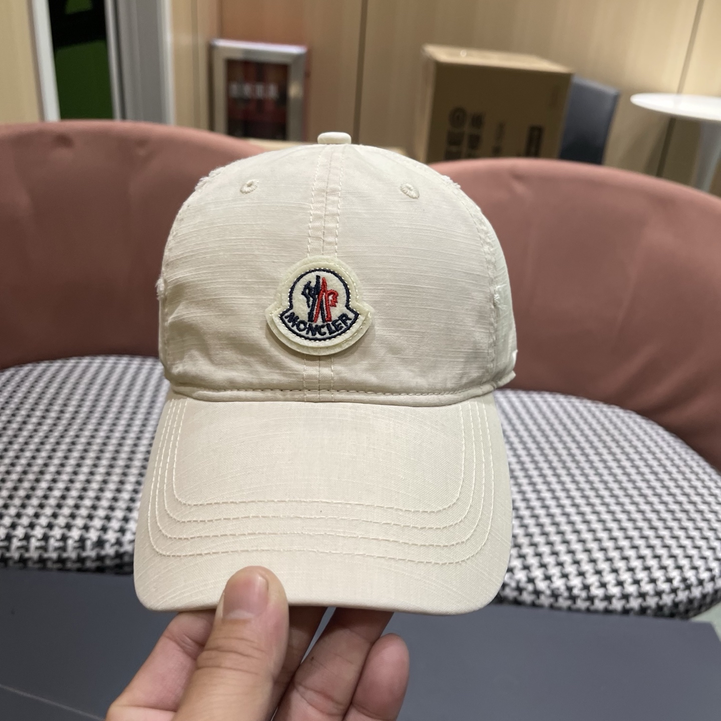 Moncler hat
