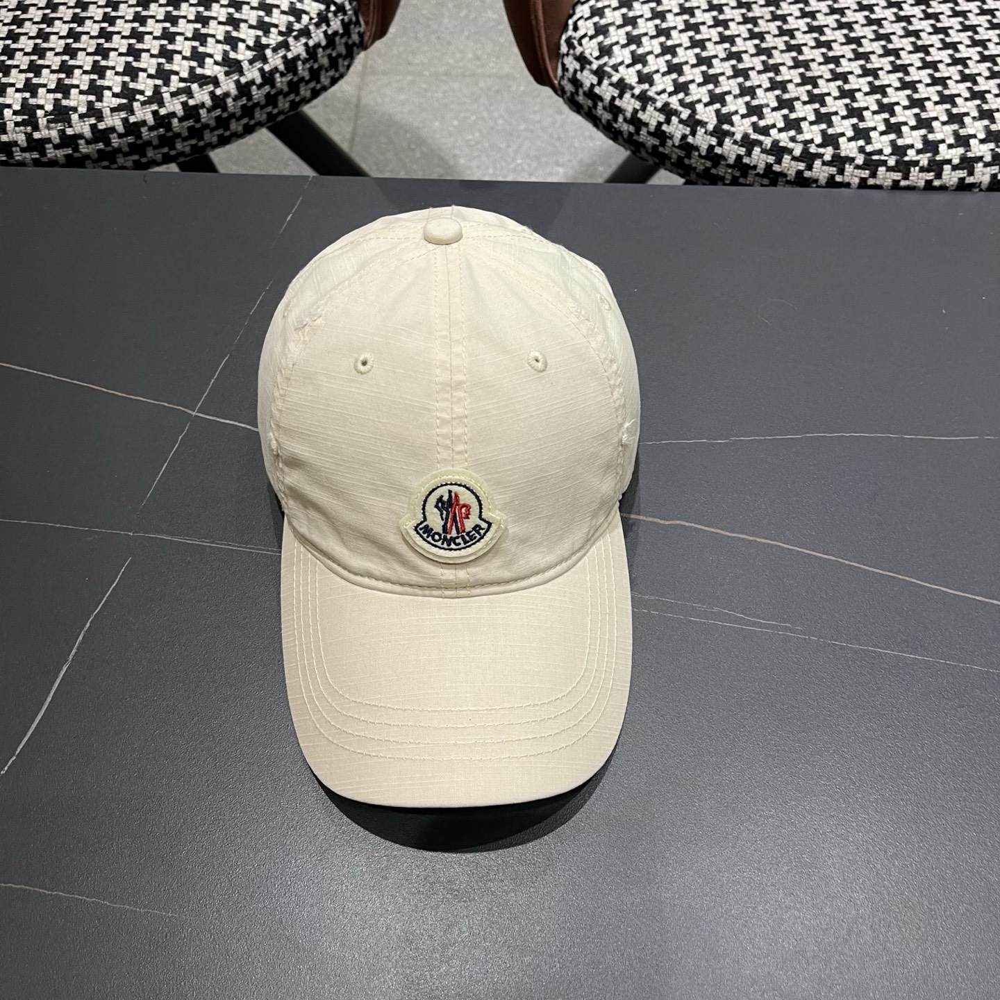 Moncler hat