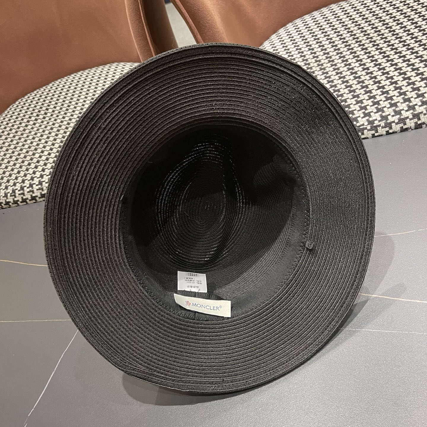 Moncler hat