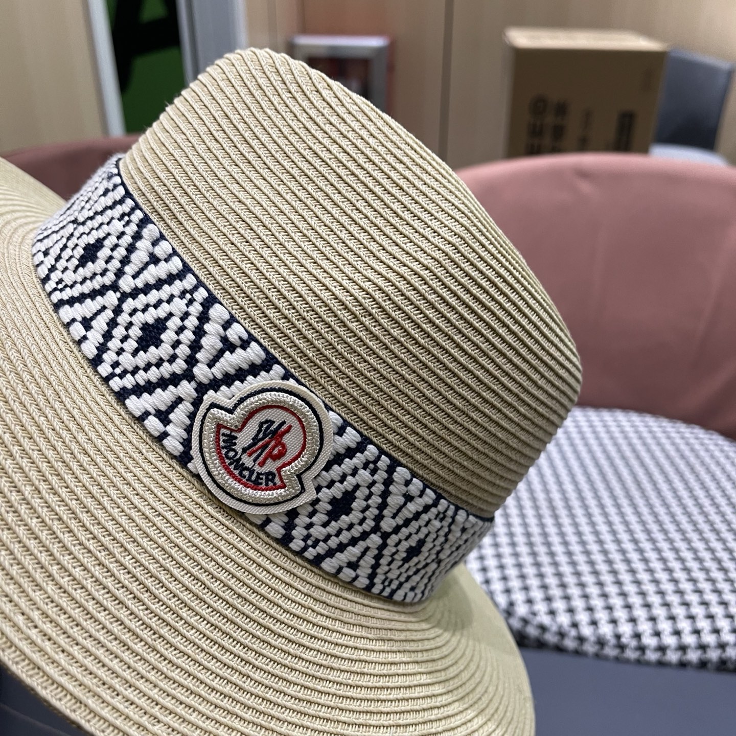 Moncler hat