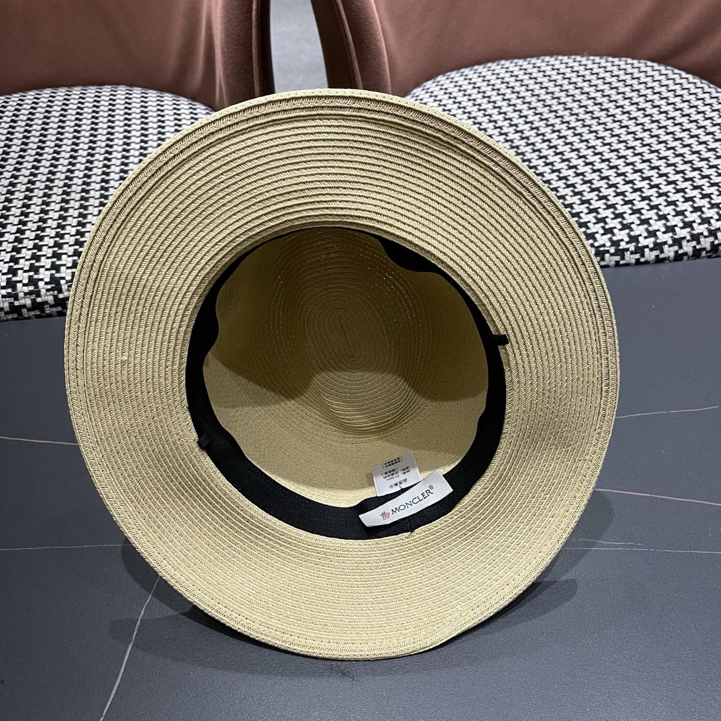 Moncler hat