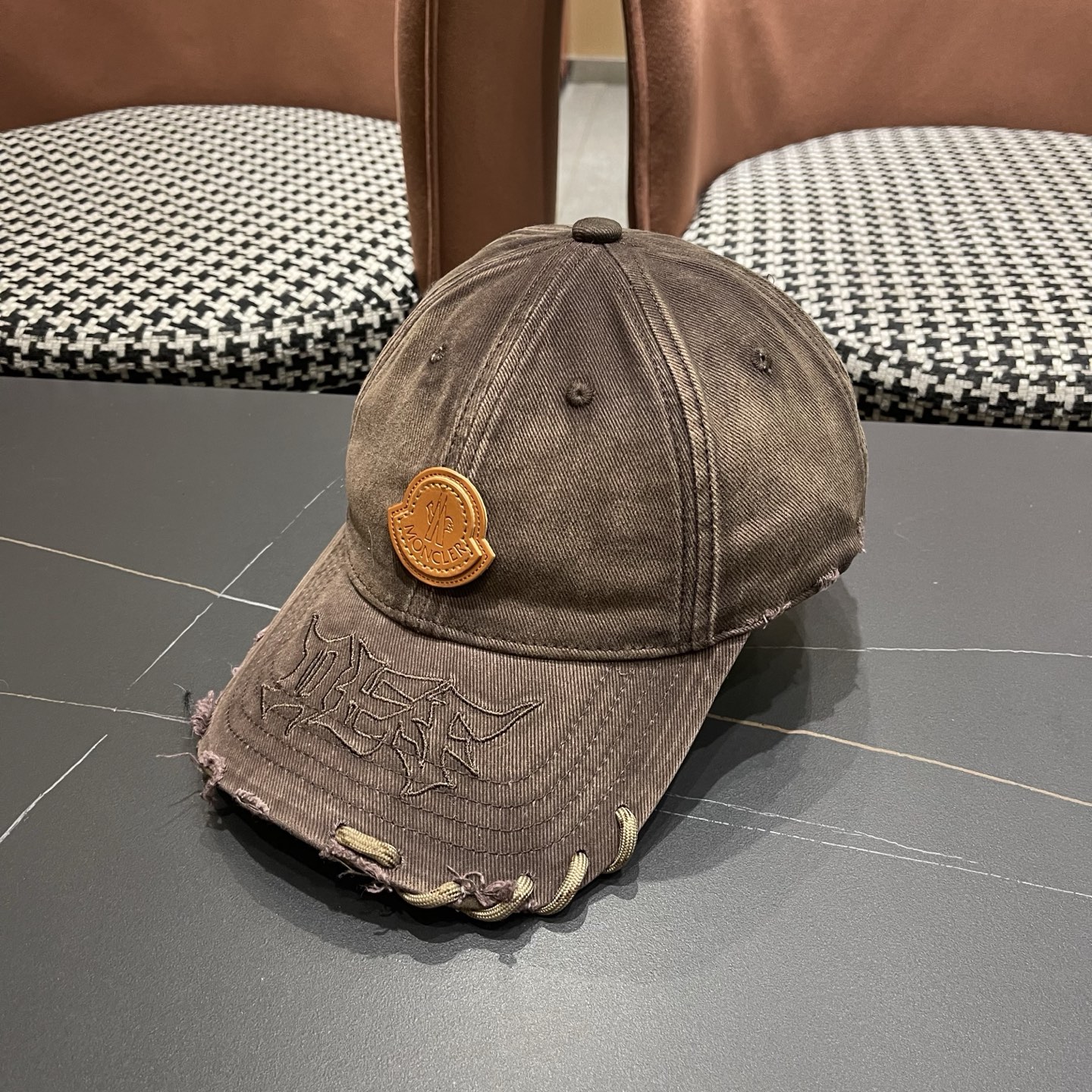 Moncler hat