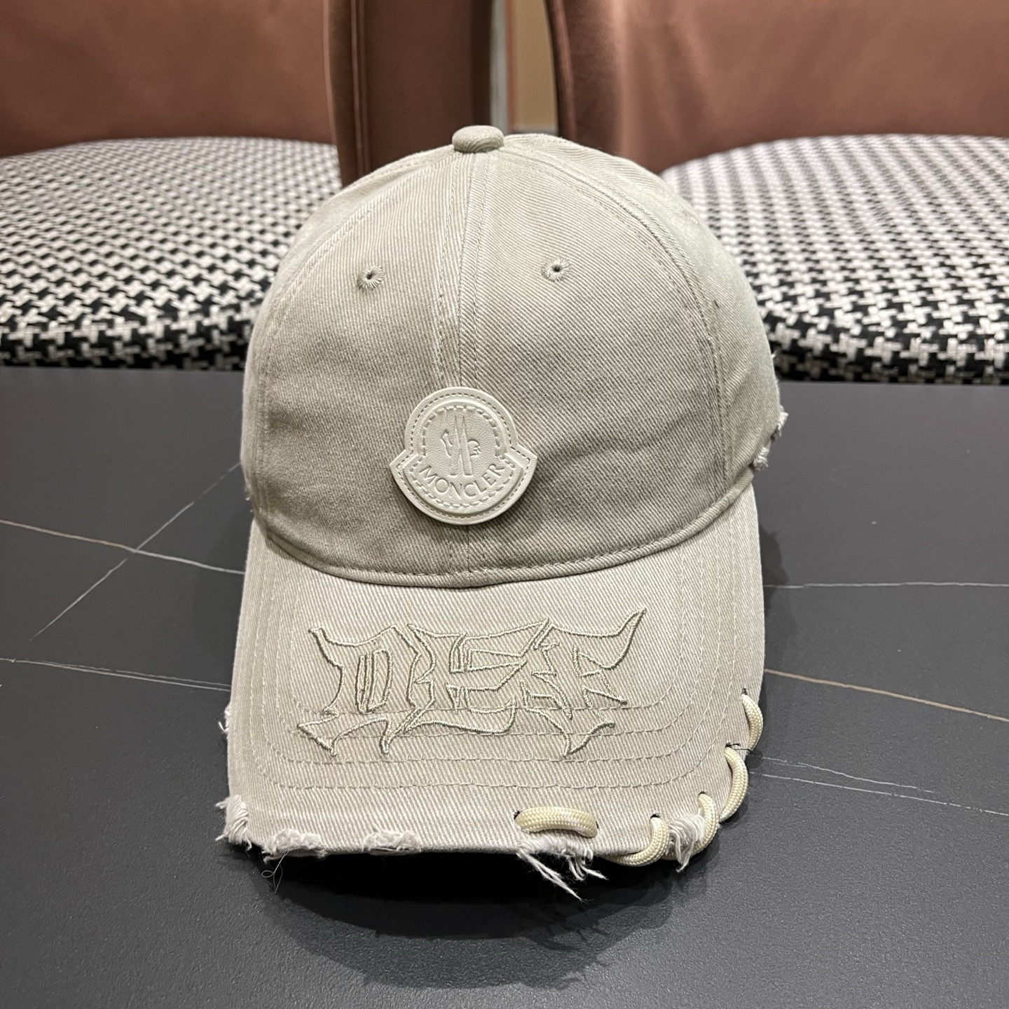 Moncler hat