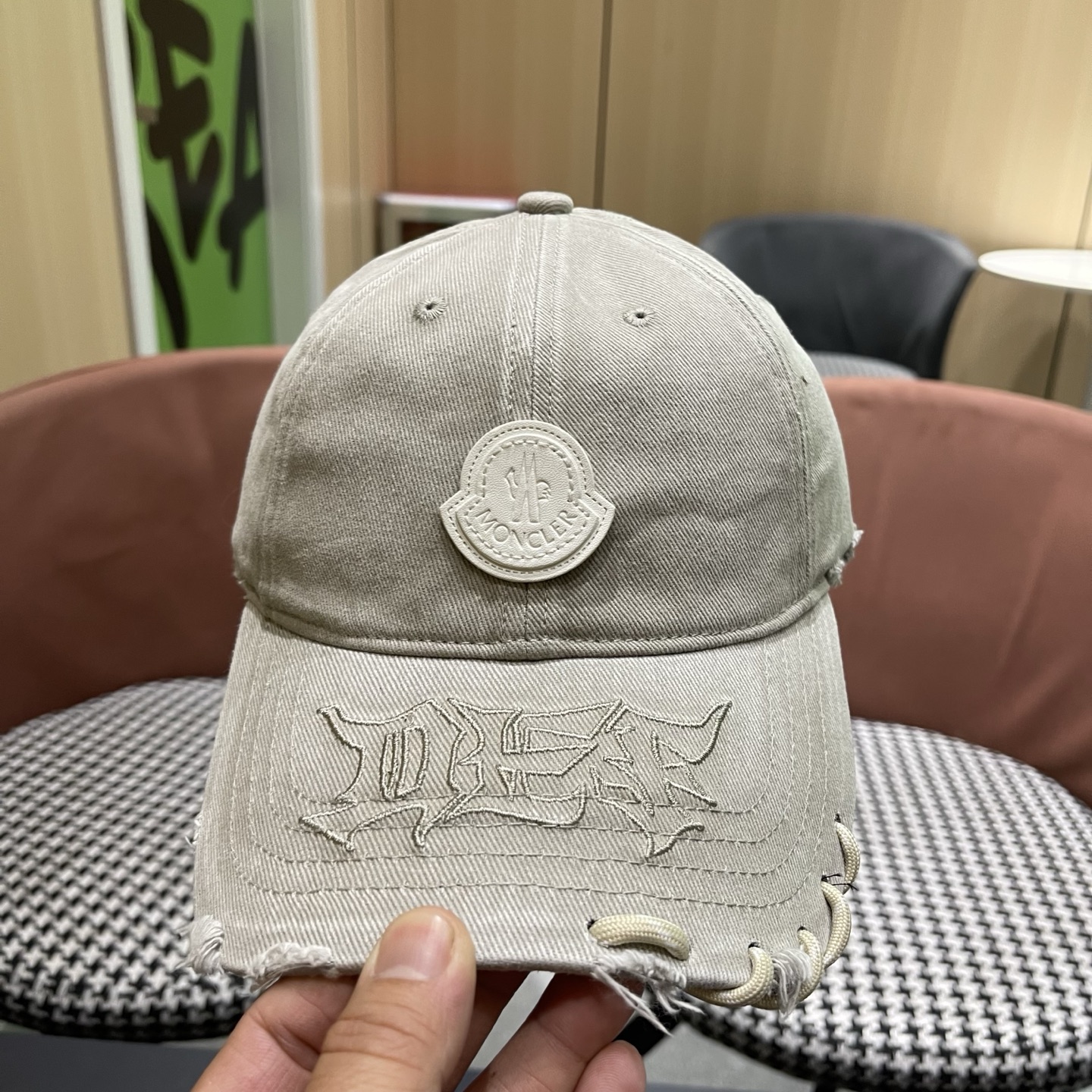 Moncler hat
