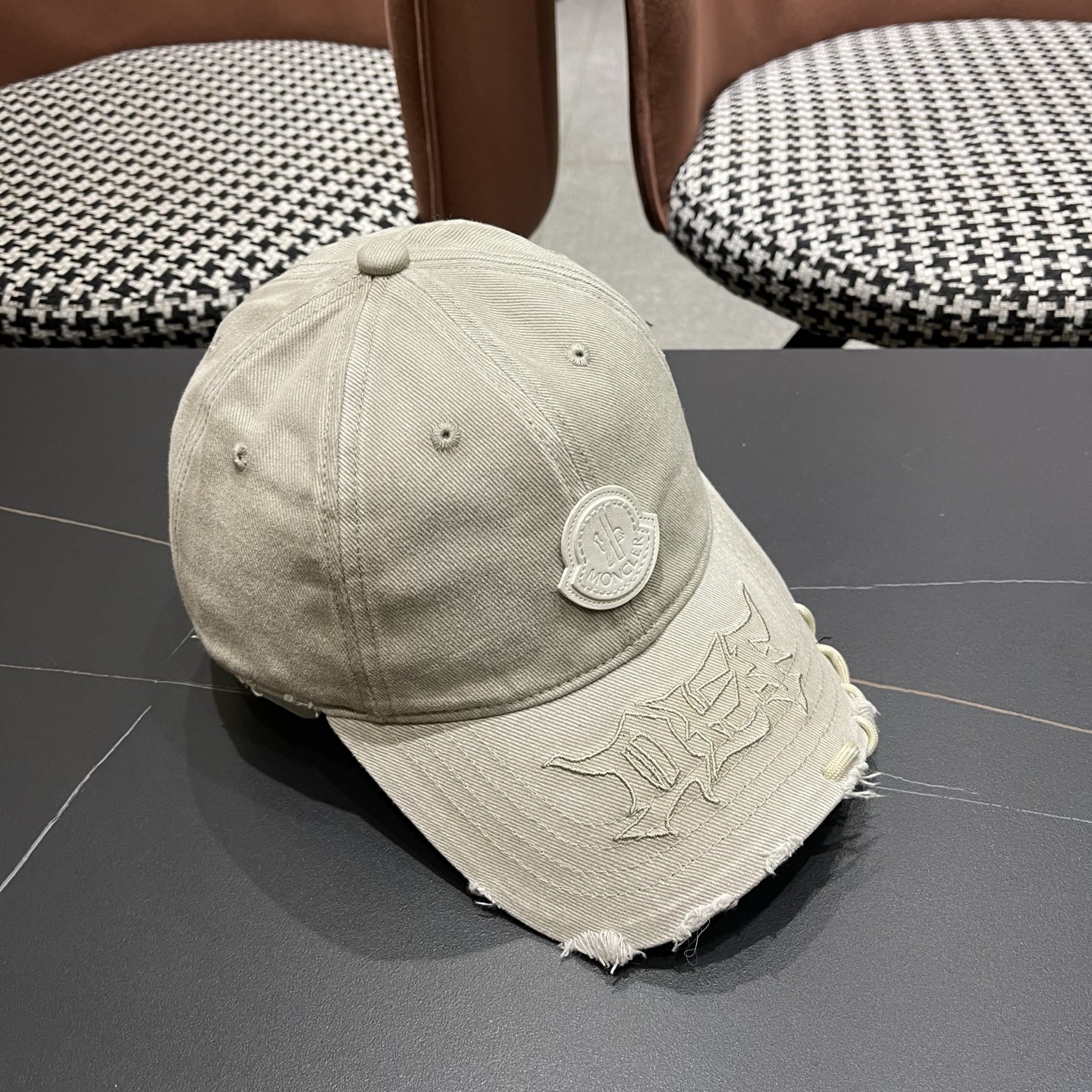 Moncler hat