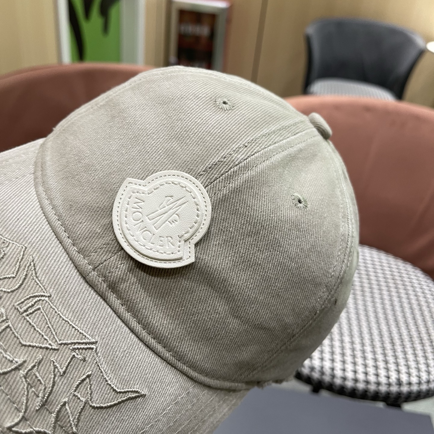 Moncler hat