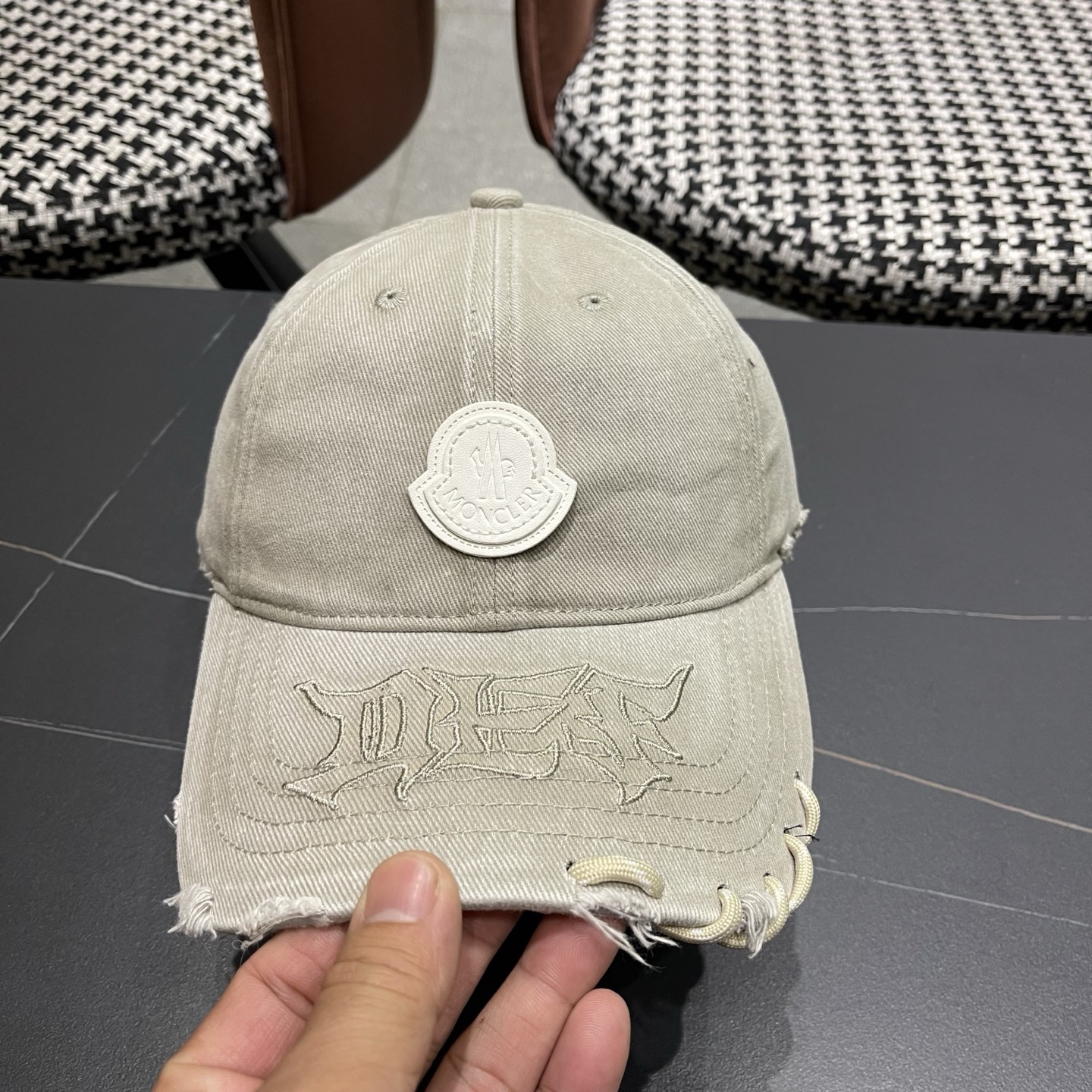 Moncler hat