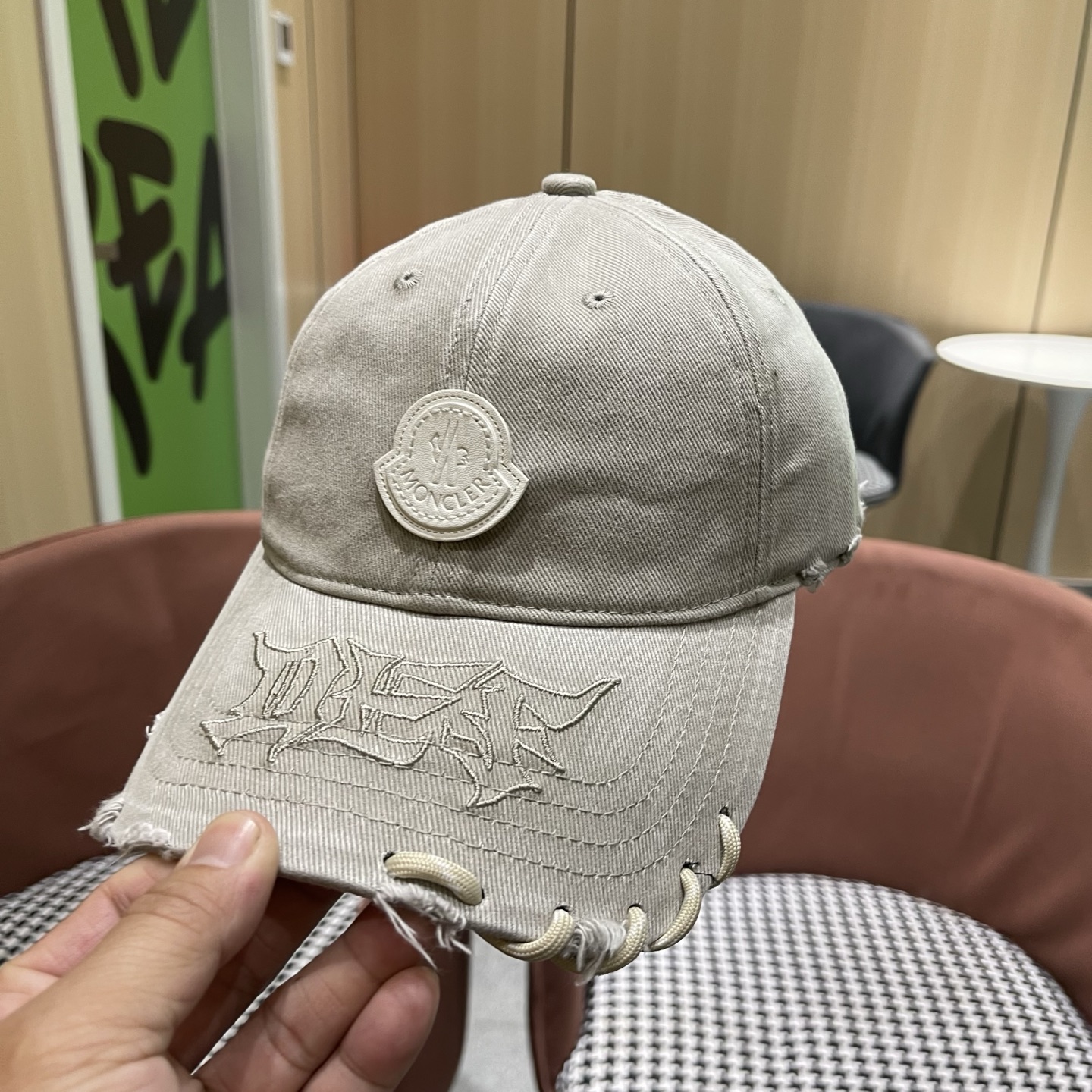 Moncler hat