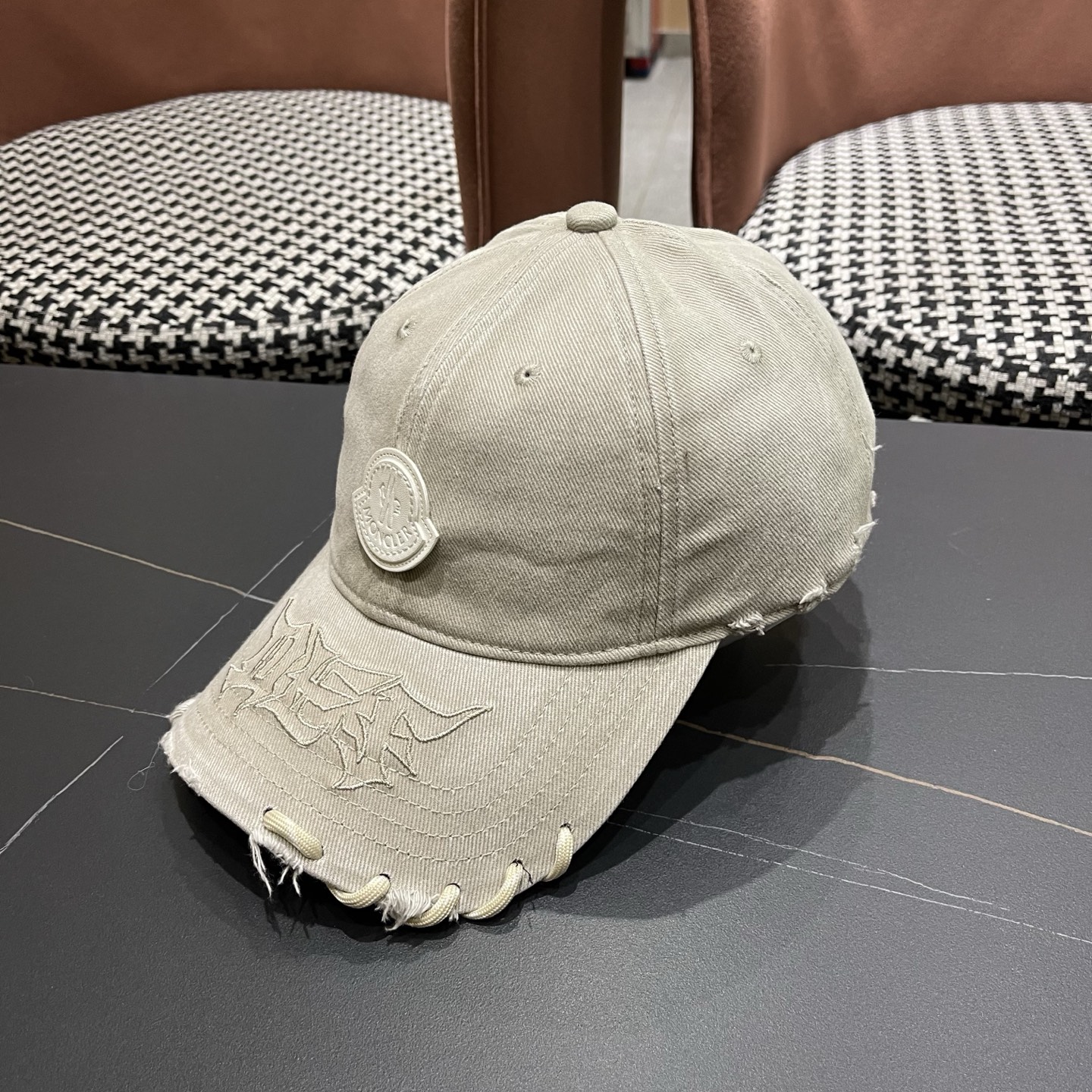 Moncler hat