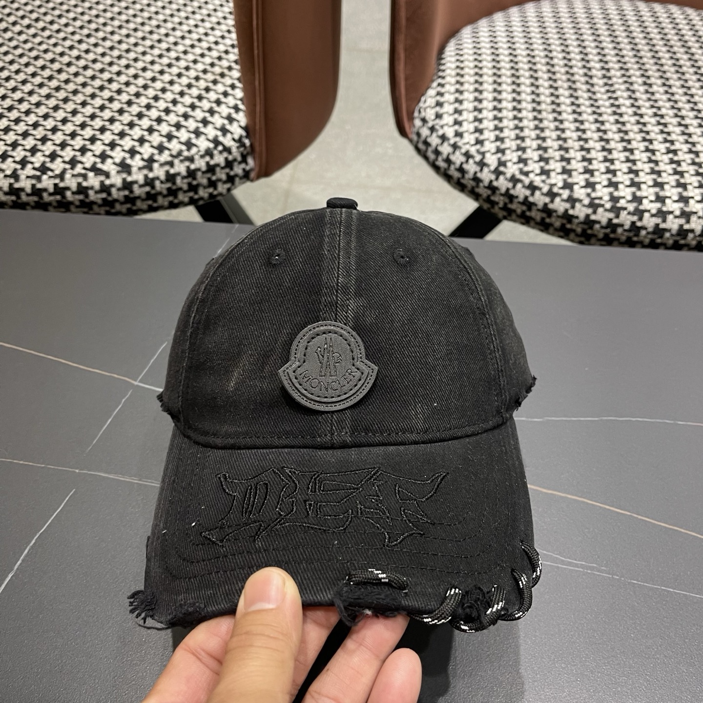 Moncler hat