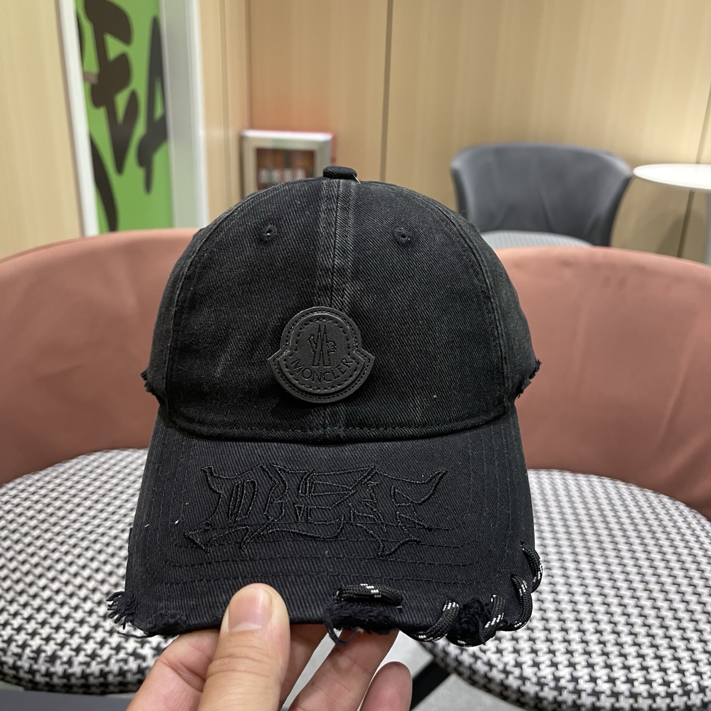 Moncler hat
