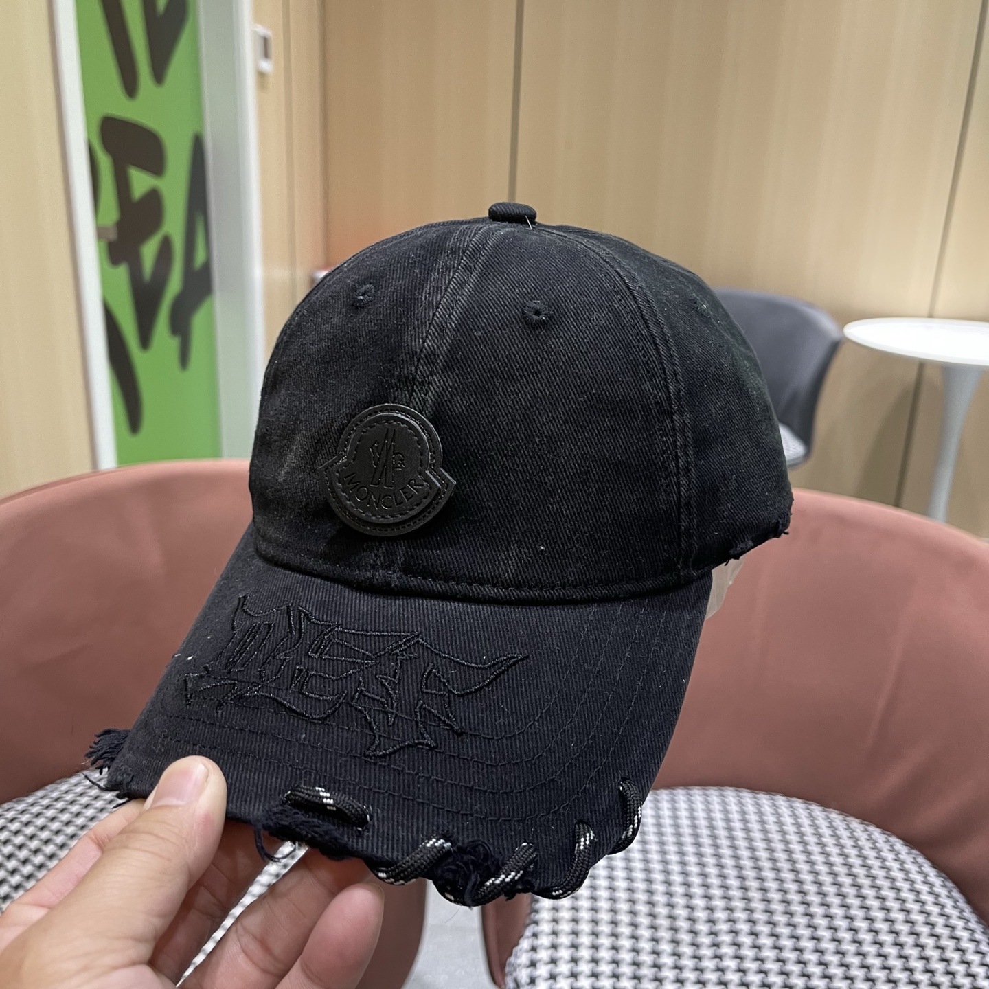 Moncler hat