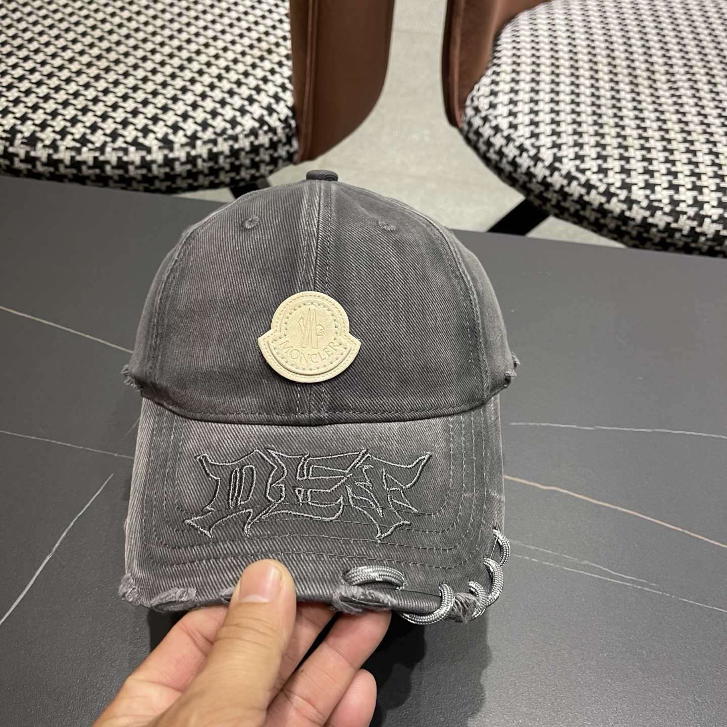 Moncler hat