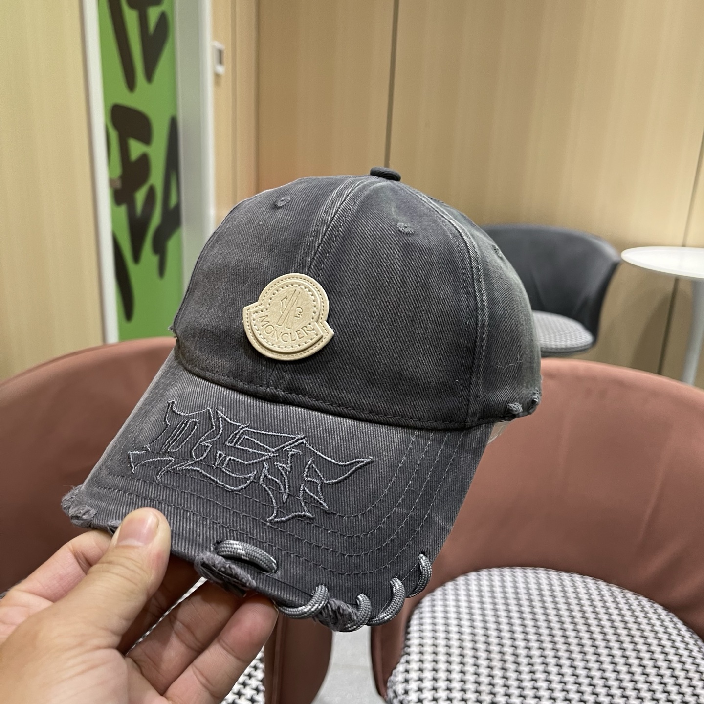 Moncler hat