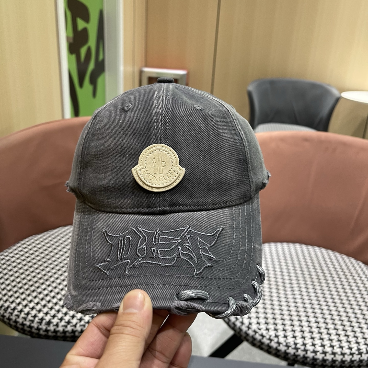 Moncler hat