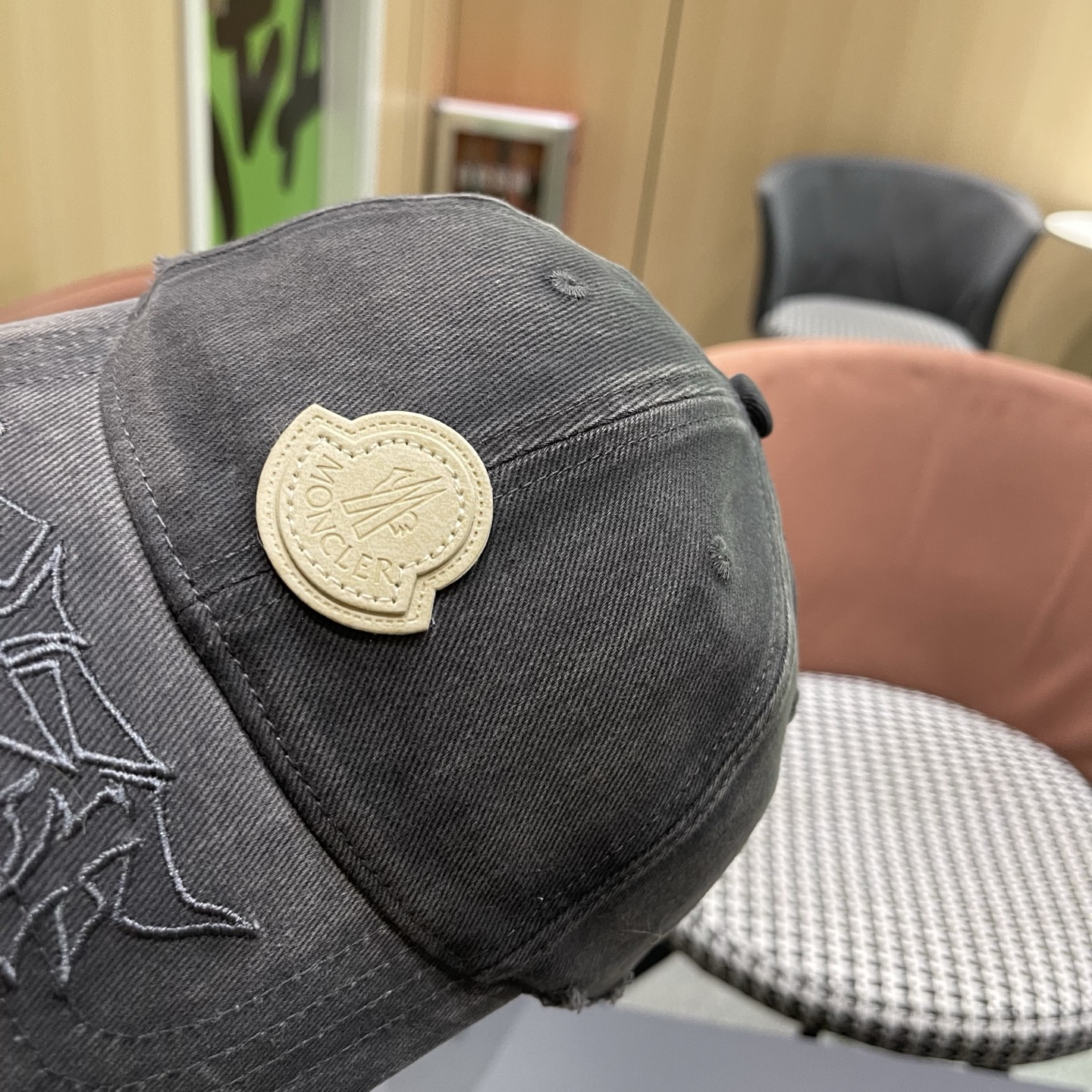 Moncler hat