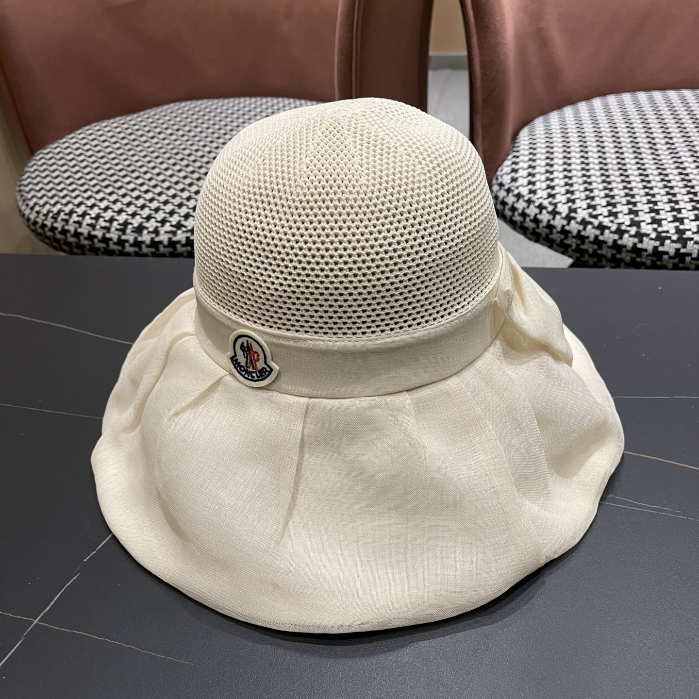 Moncler hat